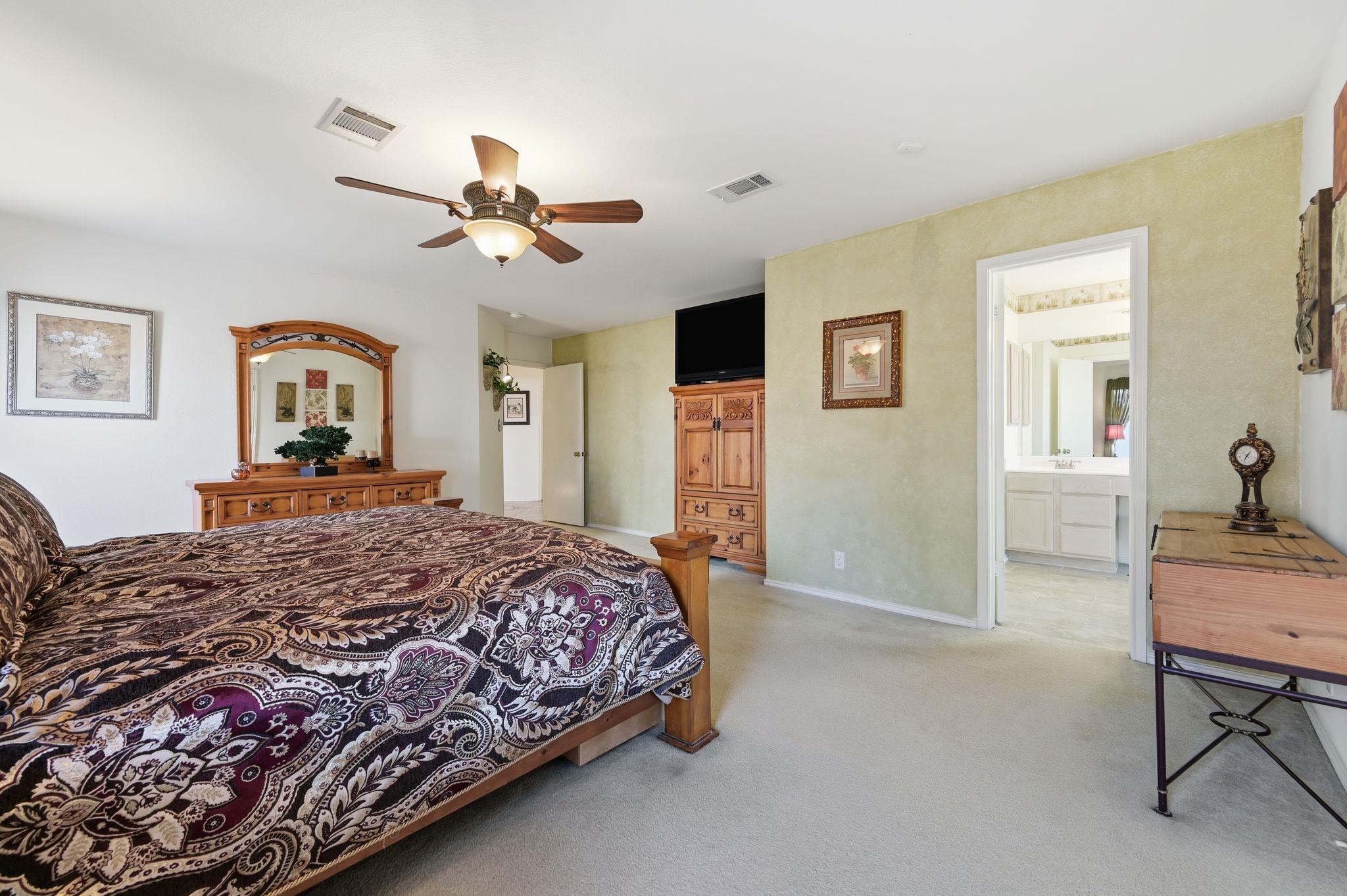 903 E Olympic Dr, Pflugerville, TX 78660