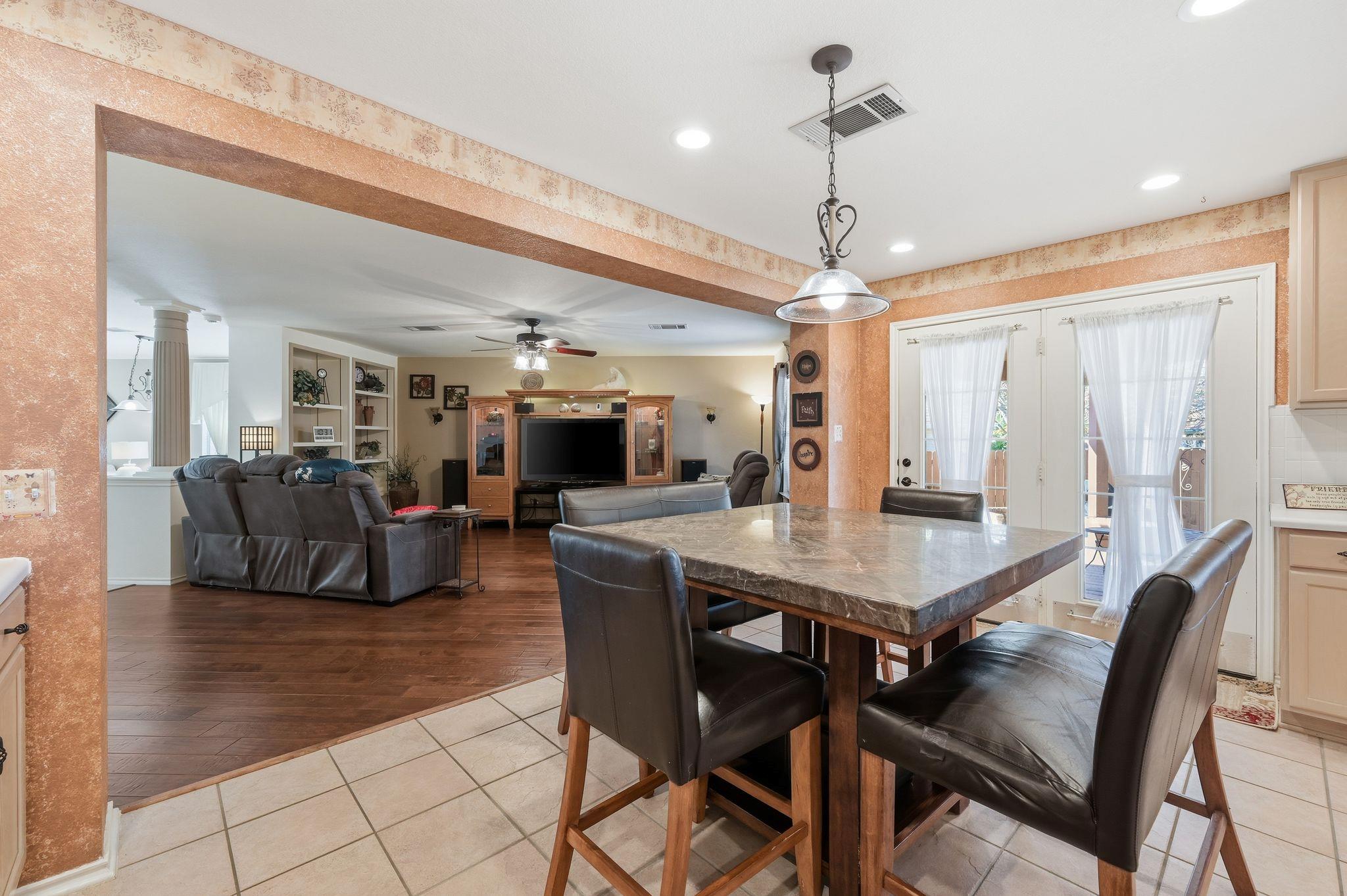 903 E Olympic Dr, Pflugerville, TX 78660