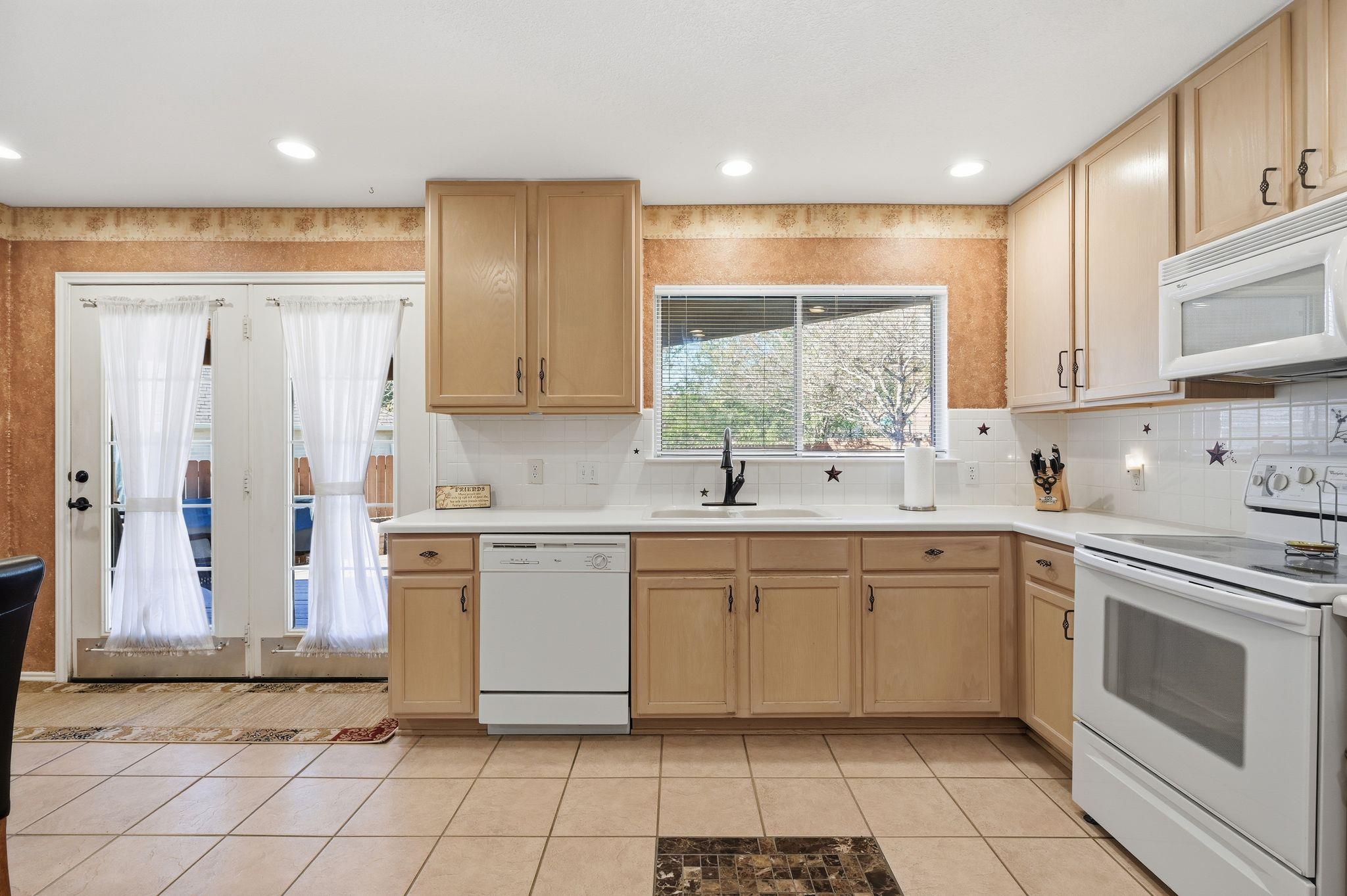 903 E Olympic Dr, Pflugerville, TX 78660