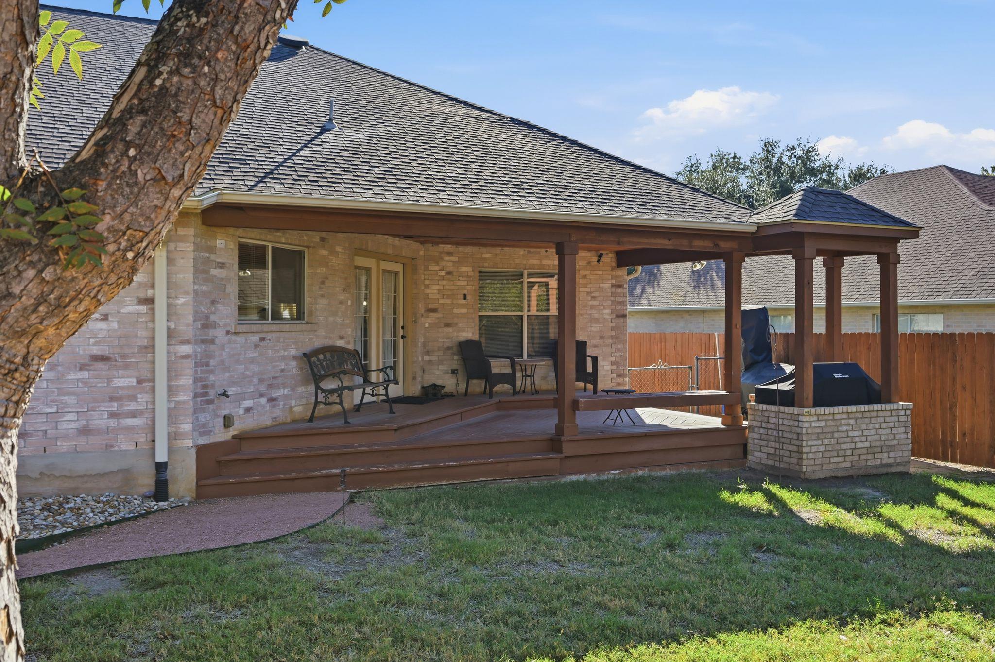 903 E Olympic Dr, Pflugerville, TX 78660