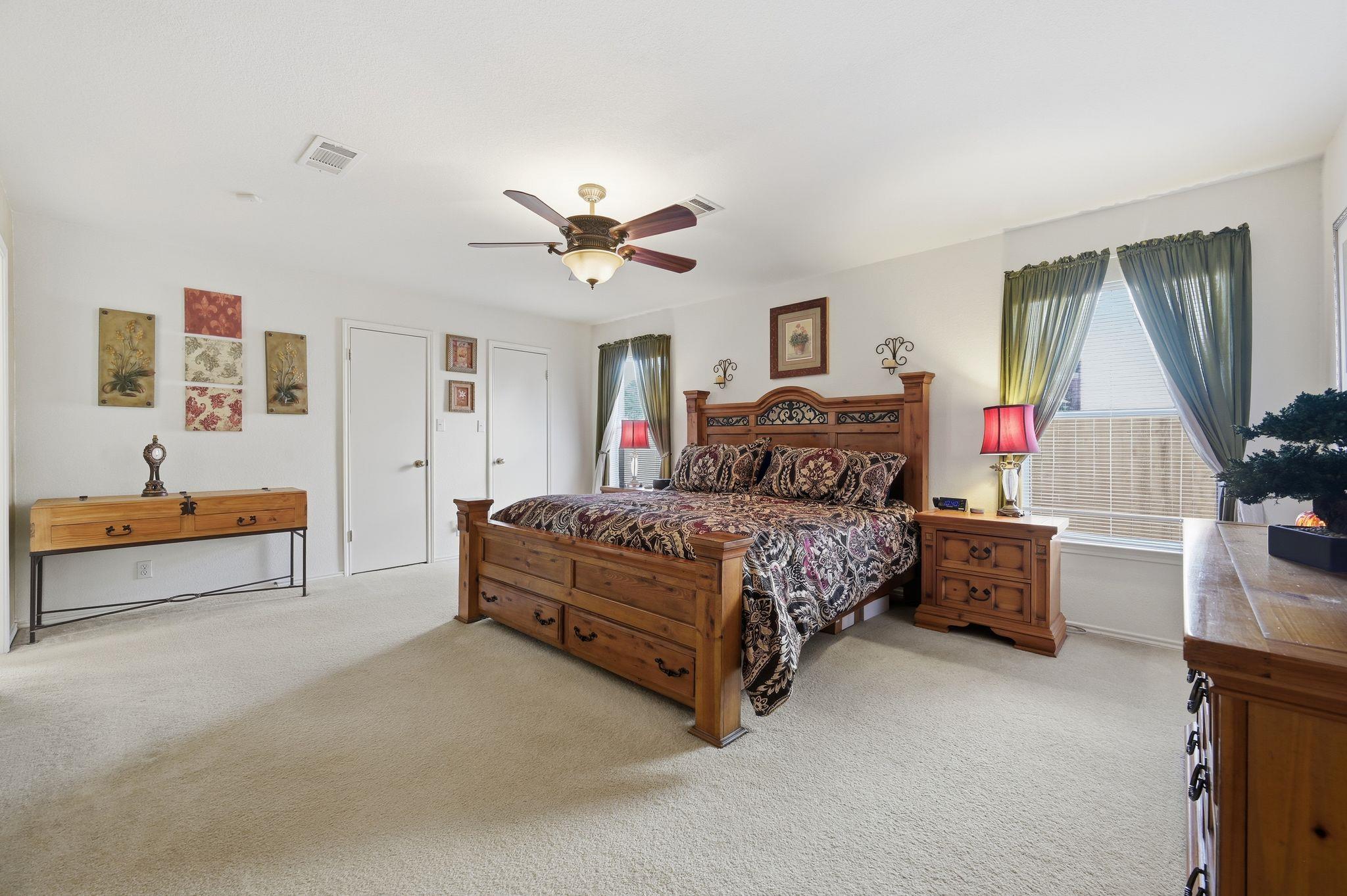 903 E Olympic Dr, Pflugerville, TX 78660