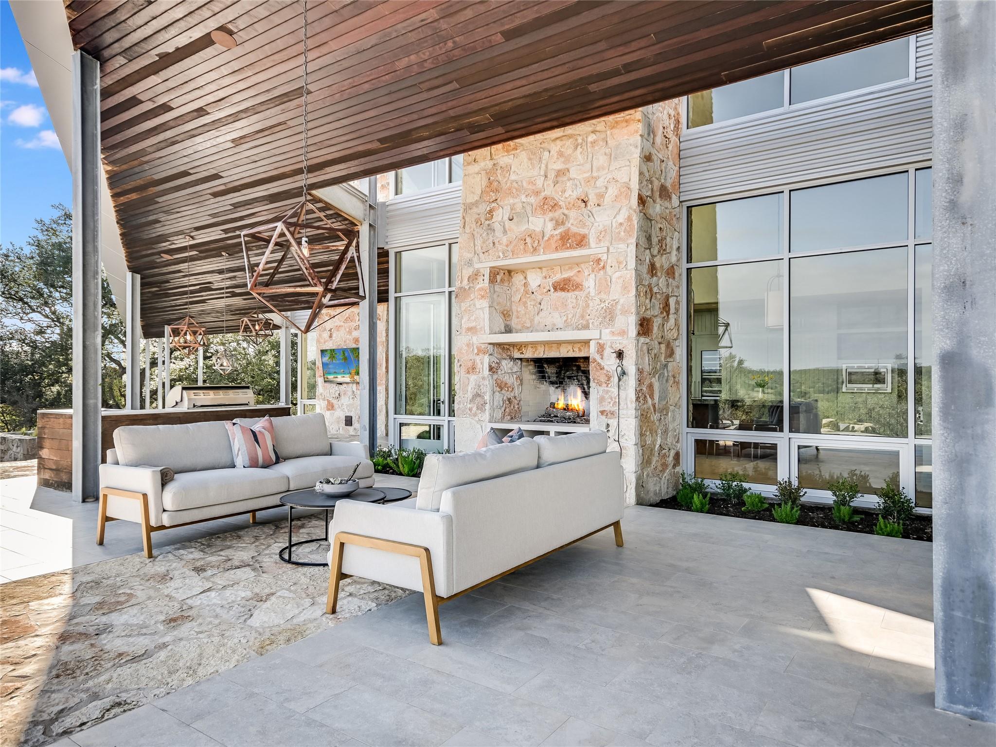 1946 Backbone Rdg, Wimberley, TX 78666