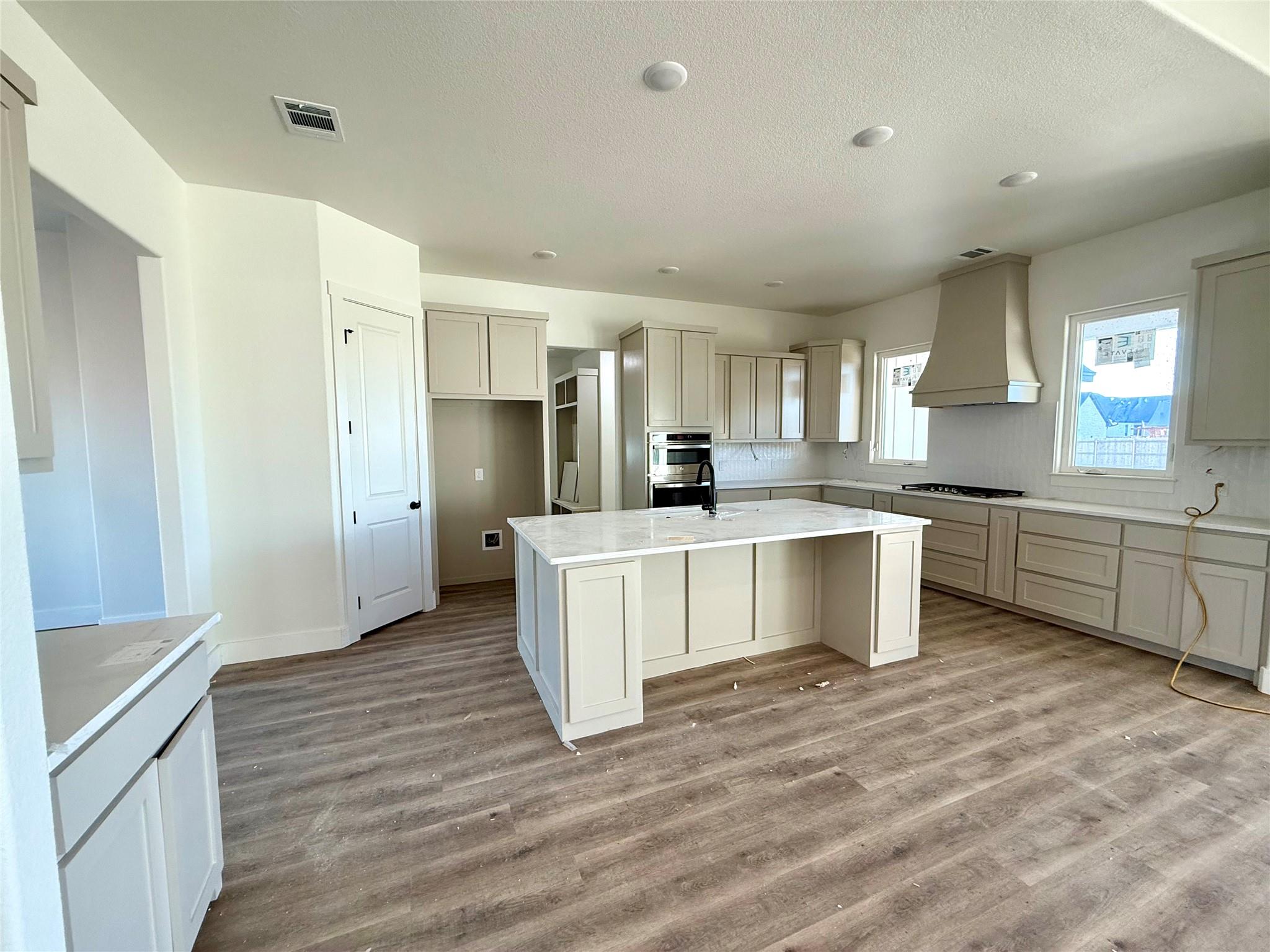 11060 Eagle Walk Blvd, Salado, TX 76571