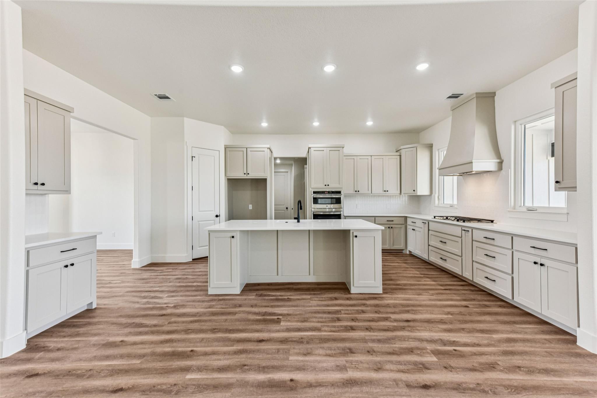 11060 Eagle Walk Blvd, Salado, TX 76571