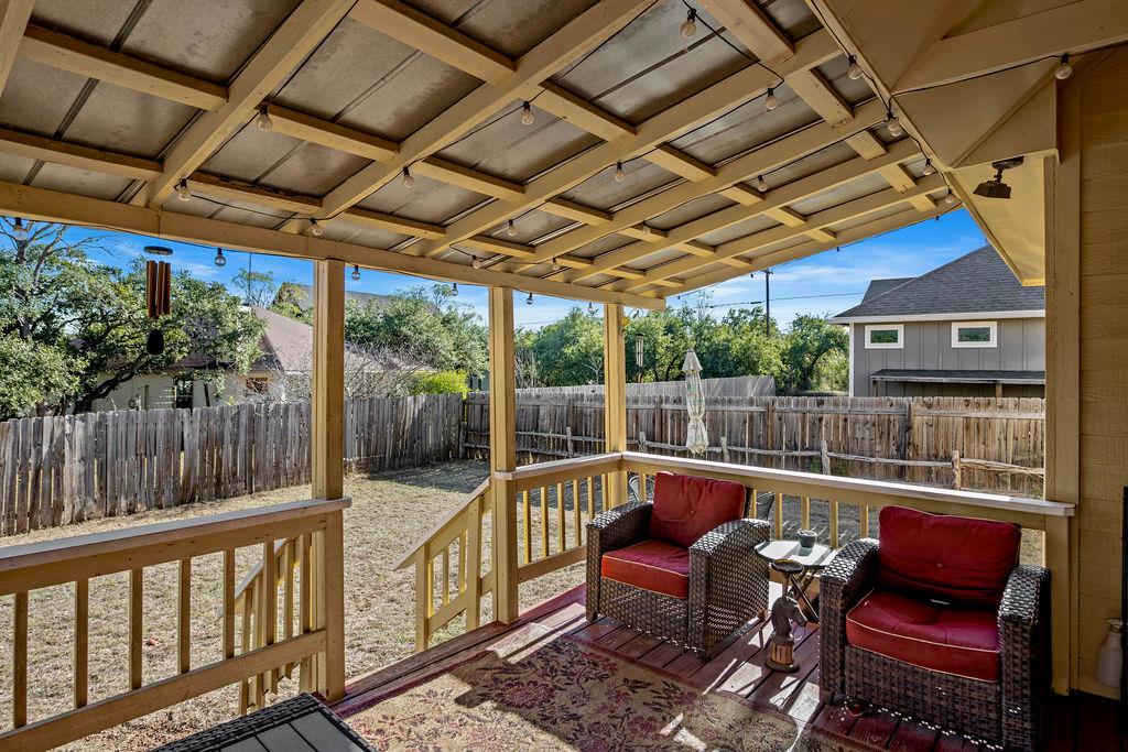 11 Elmwood Cir, Wimberley, TX 78676