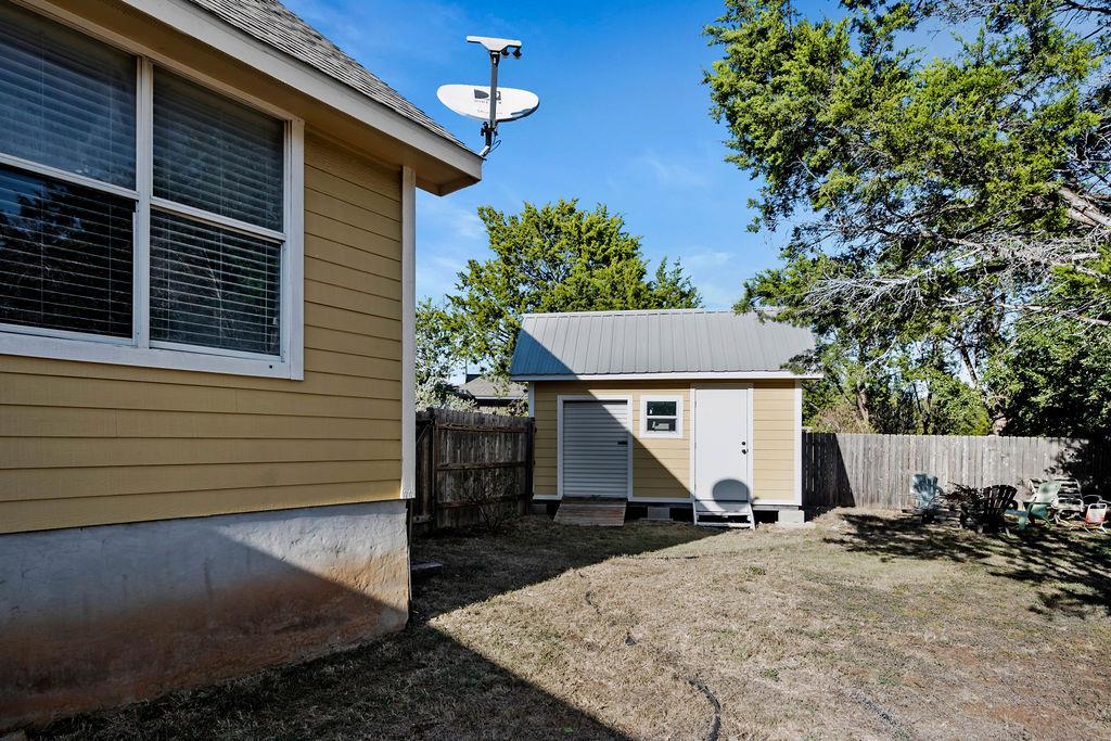 11 Elmwood Cir, Wimberley, TX 78676