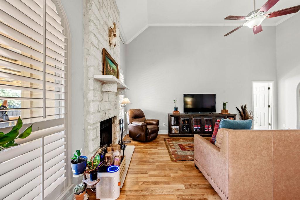 11 Elmwood Cir, Wimberley, TX 78676