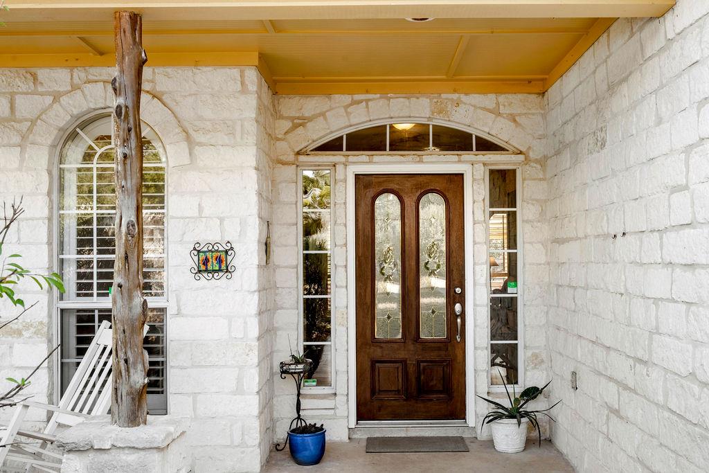 11 Elmwood Cir, Wimberley, TX 78676