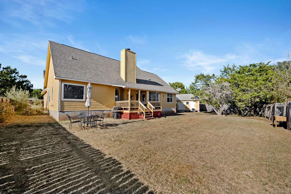 11 Elmwood Cir, Wimberley, TX 78676