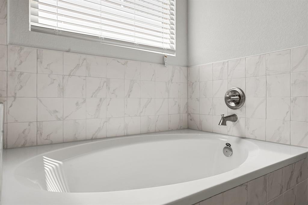 8602 McKamy Dr, Austin, TX 78744