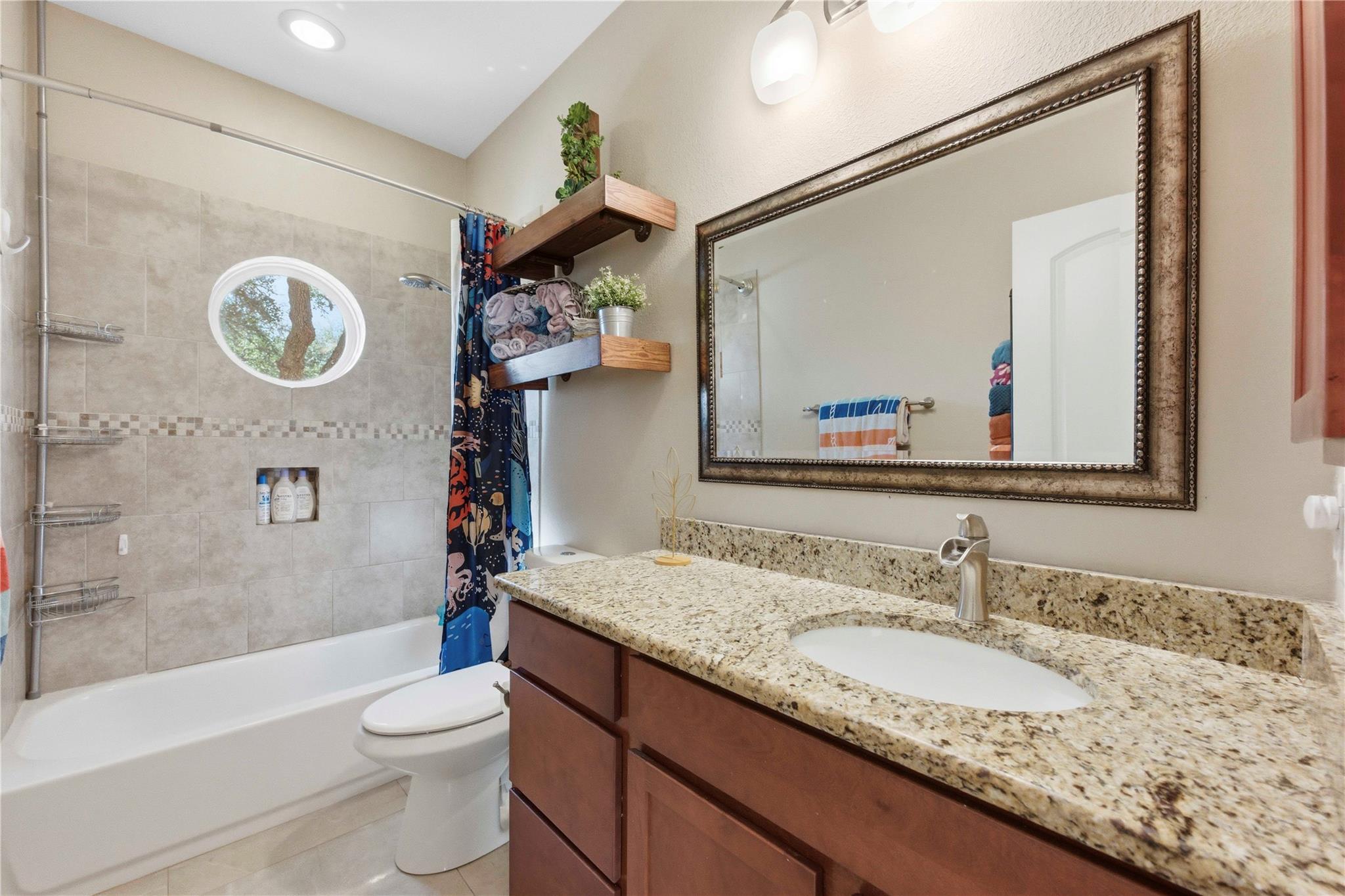 541 Lasso Loop, Canyon Lake, TX 78133