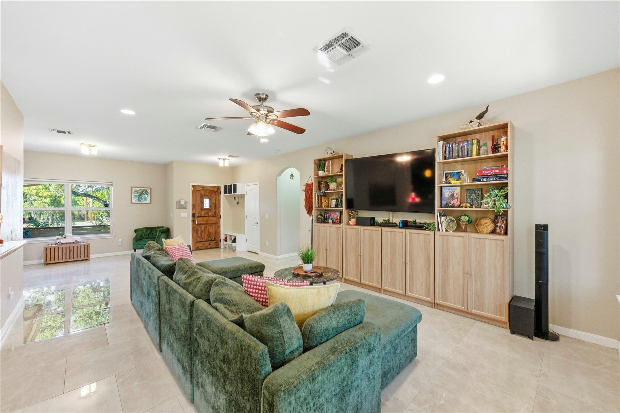 541 Lasso Loop, Canyon Lake, TX 78133