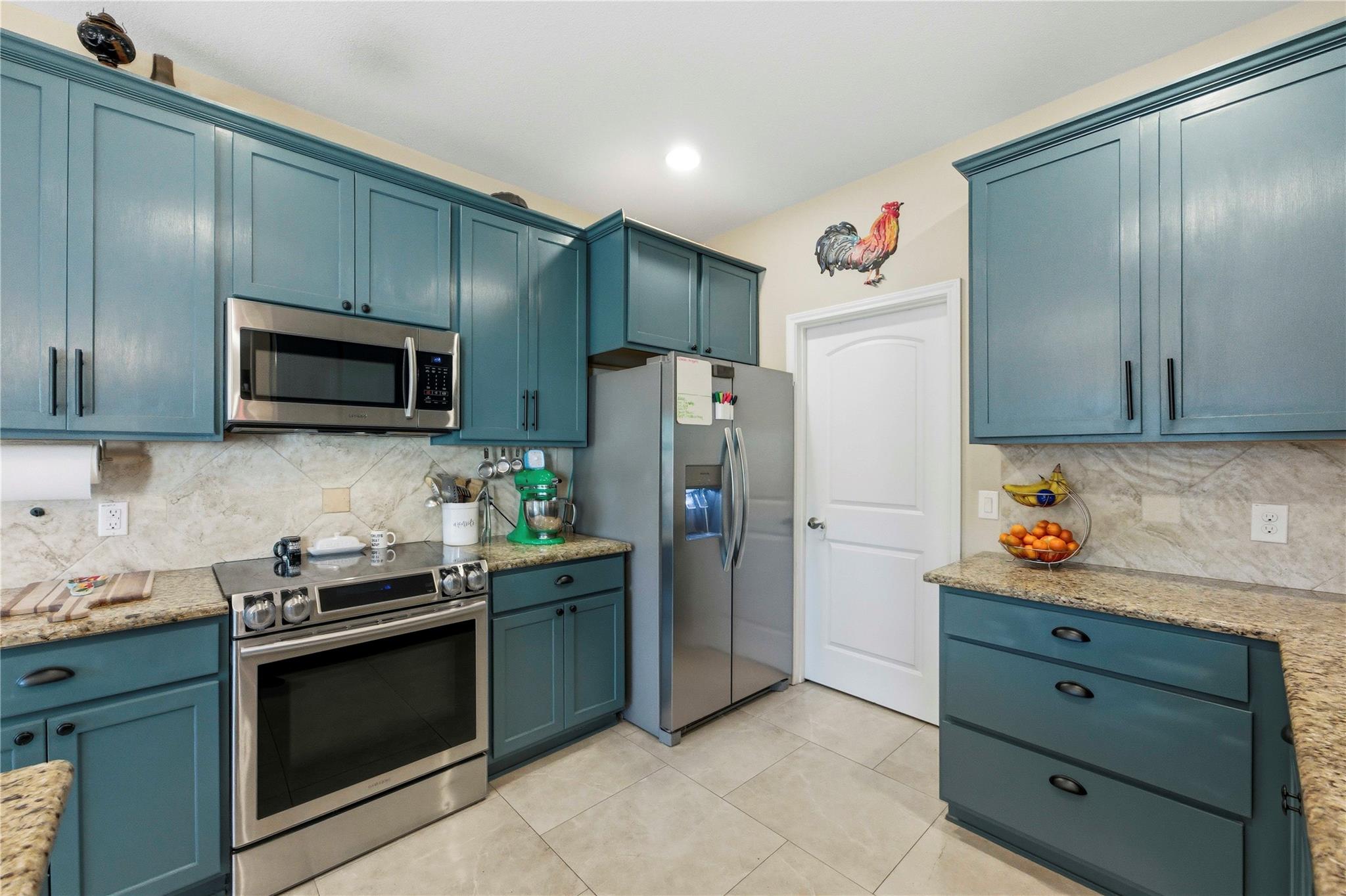 541 Lasso Loop, Canyon Lake, TX 78133