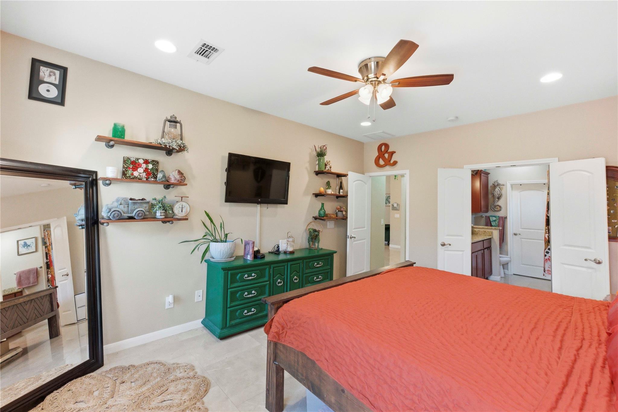 541 Lasso Loop, Canyon Lake, TX 78133