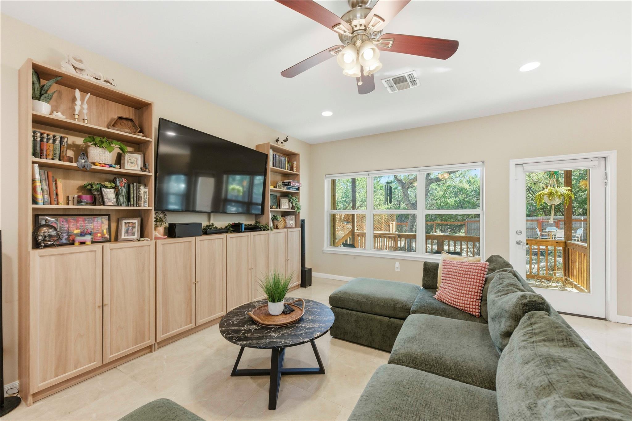 541 Lasso Loop, Canyon Lake, TX 78133