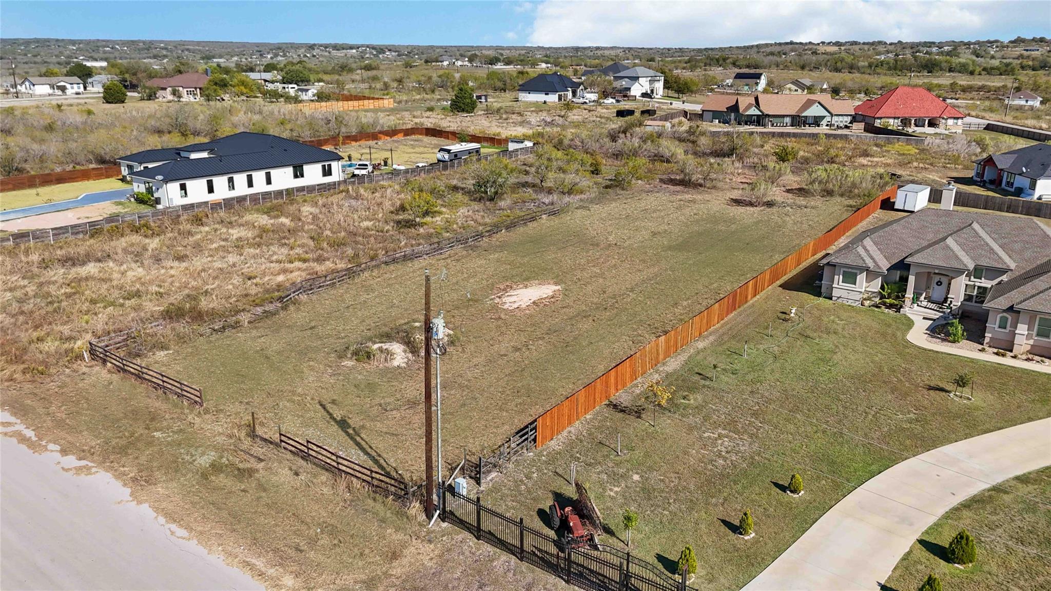 154 Burrobrush St, Niederwald, TX 78640