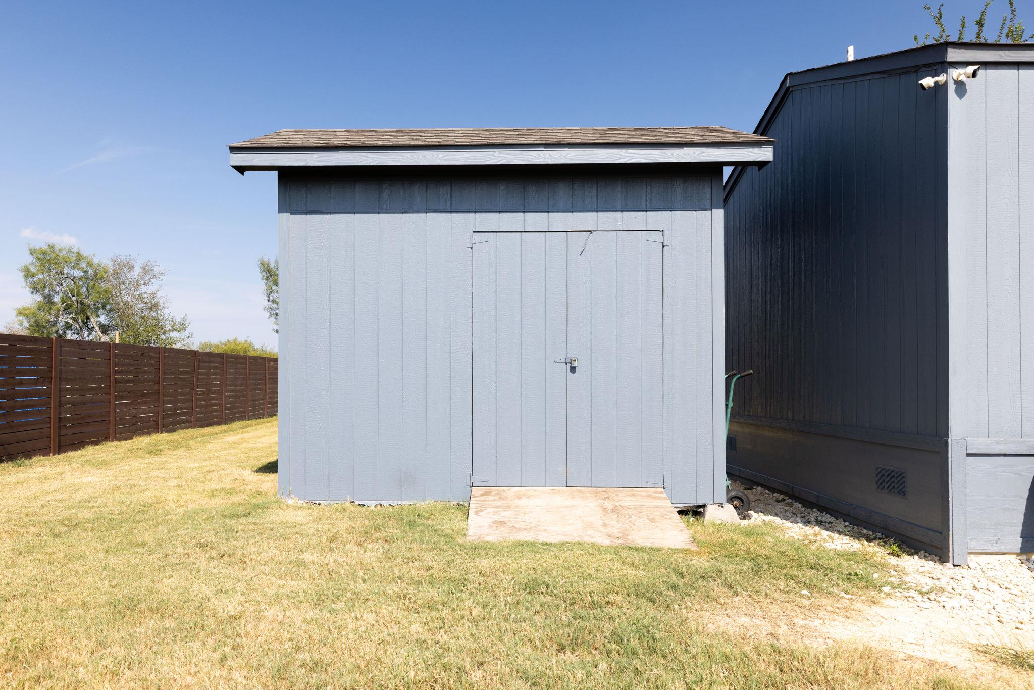 195 Gato Rd, Cedar Creek, TX 78612