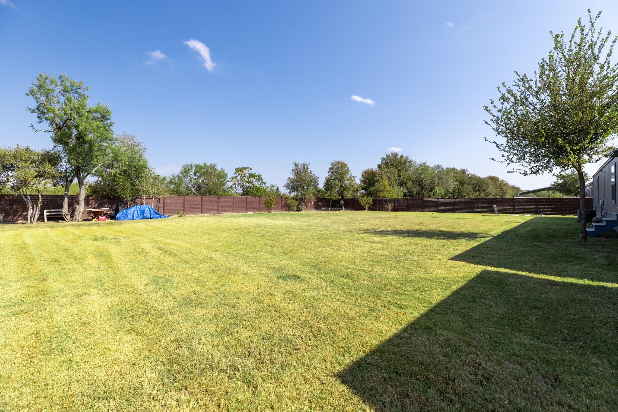 195 Gato Rd, Cedar Creek, TX 78612