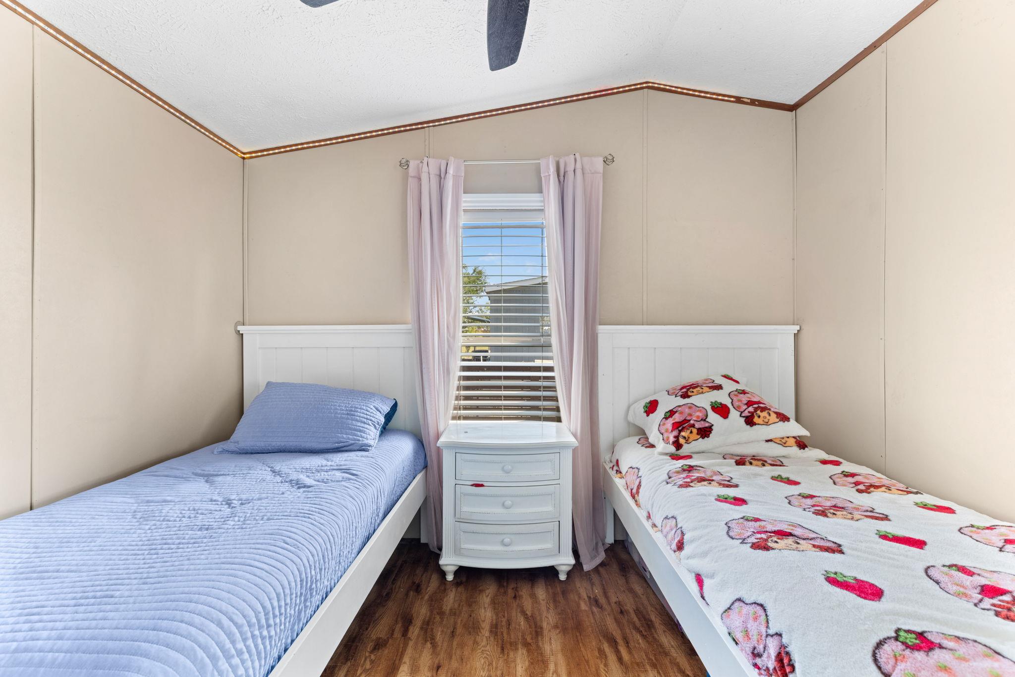 195 Gato Rd, Cedar Creek, TX 78612