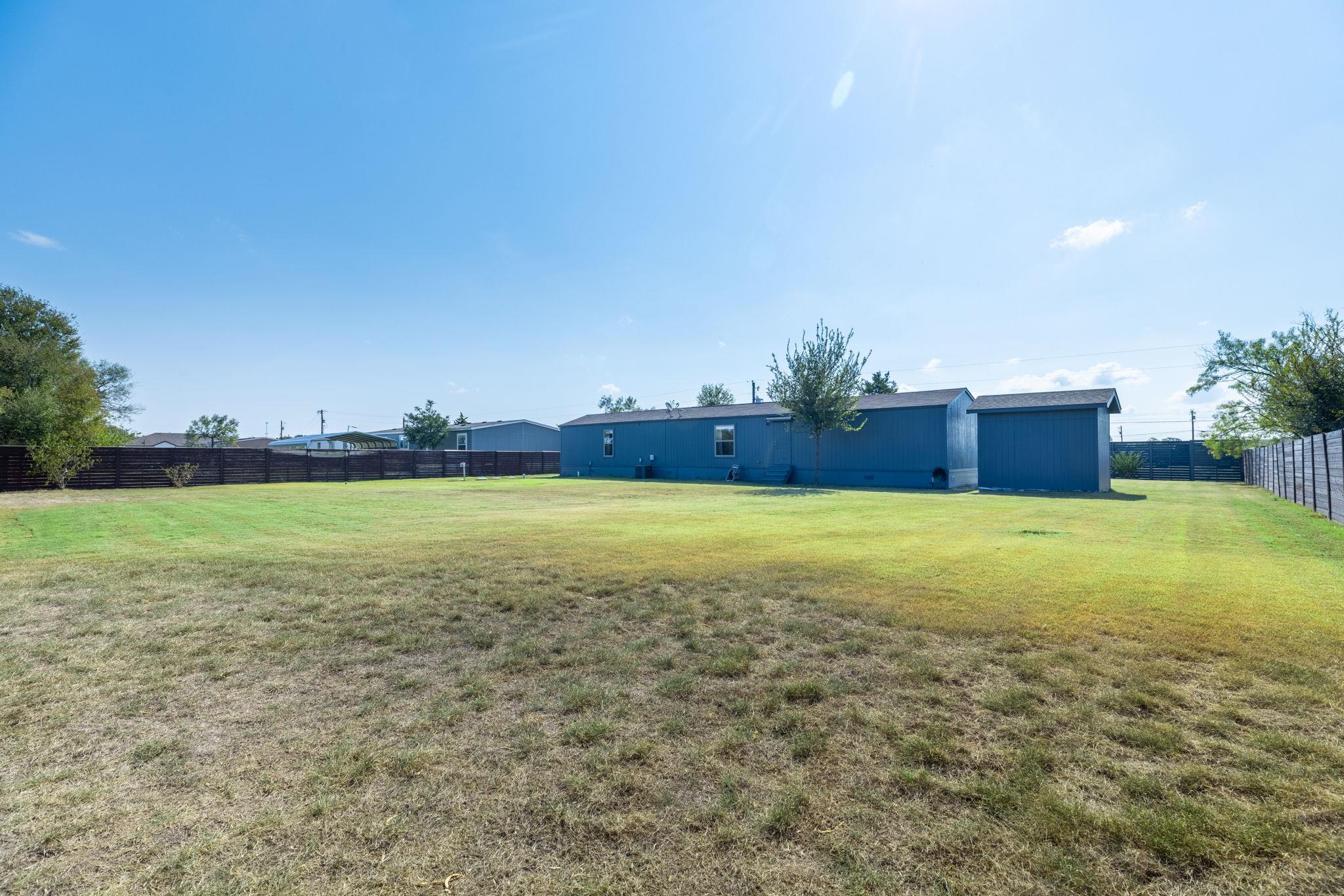 195 Gato Rd, Cedar Creek, TX 78612