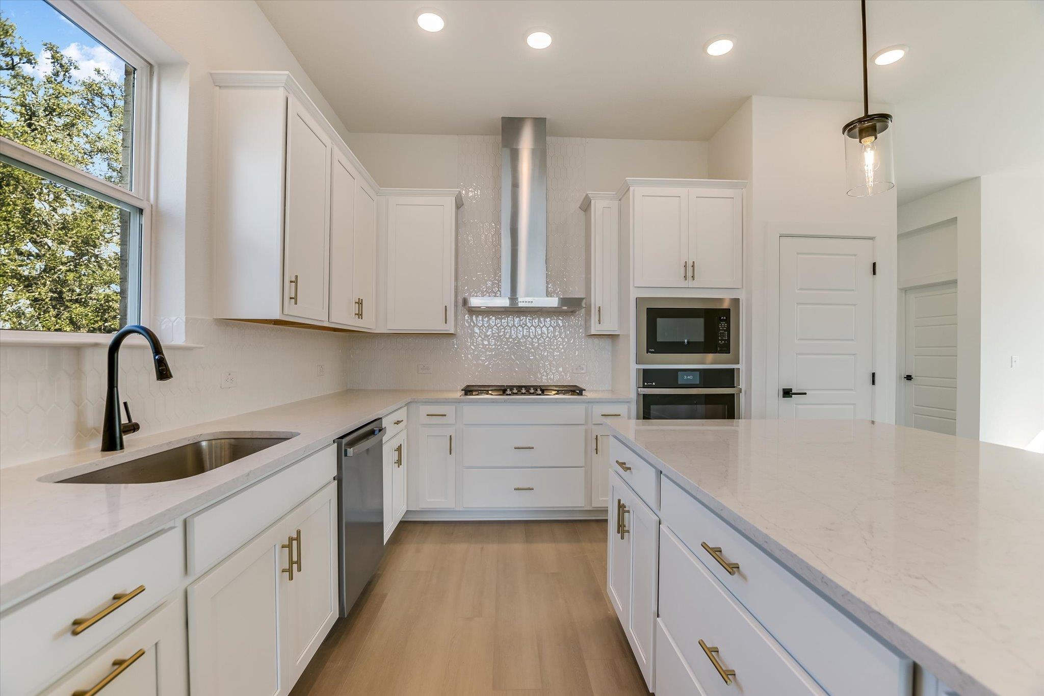 881 Prominence Way, Leander, TX 78641