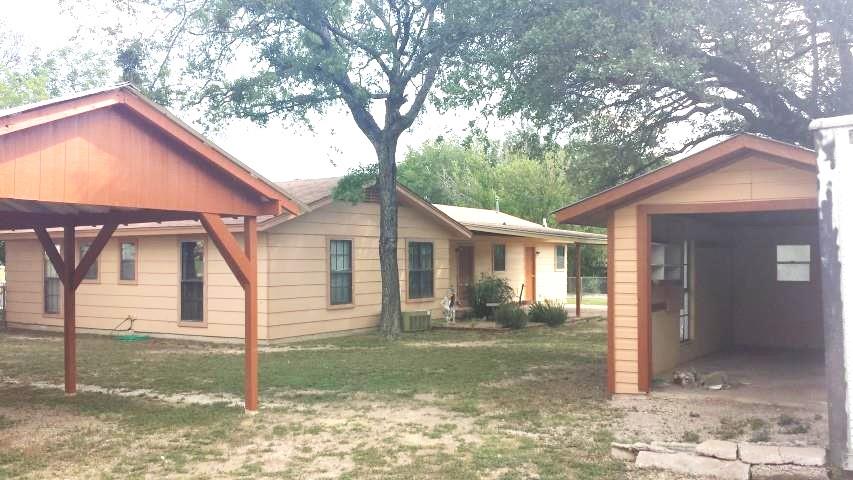 910 E Avenue I, Lampasas, TX 76550