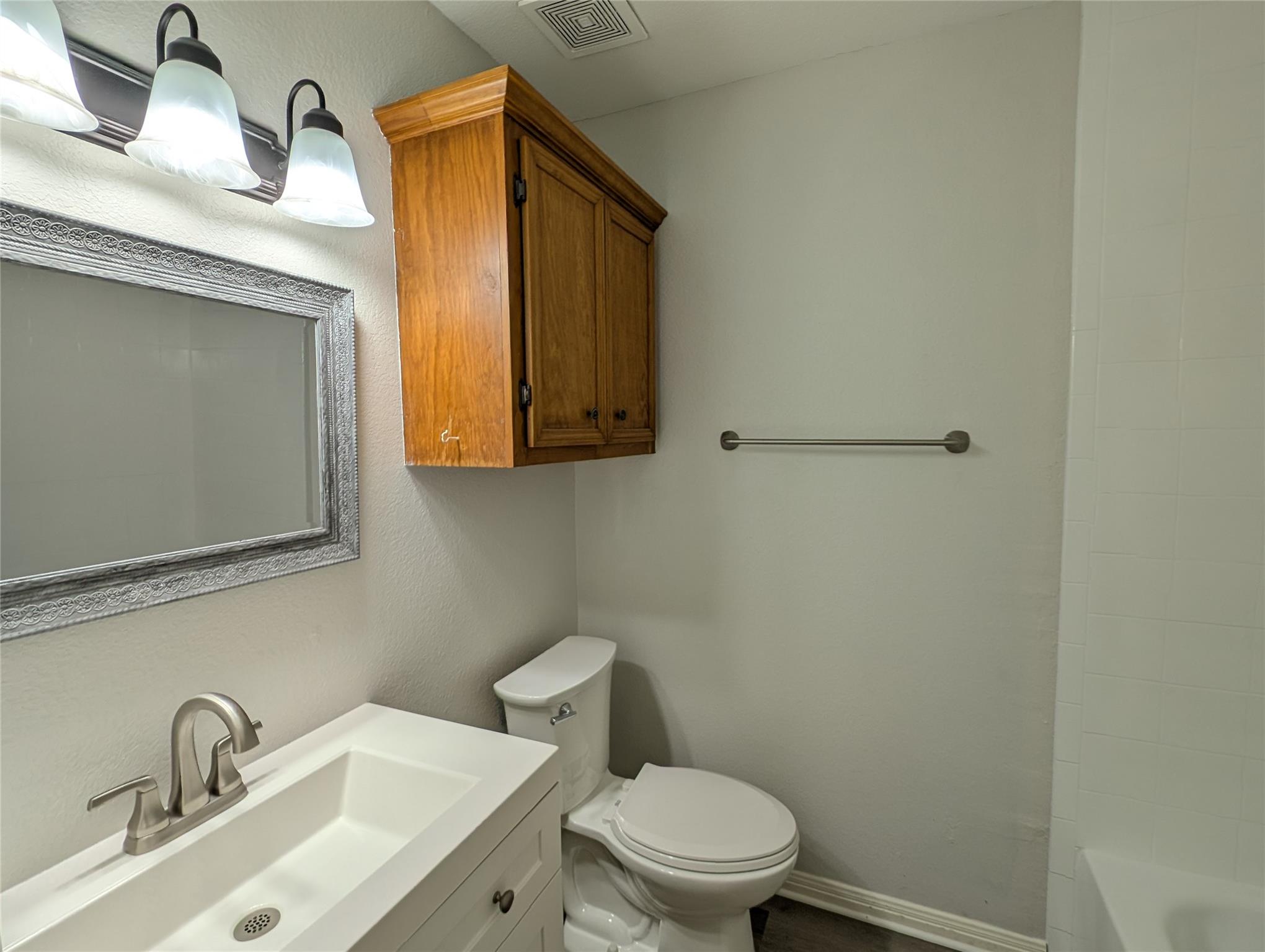 2200 Magnolia Dr, Round Rock, TX 78664