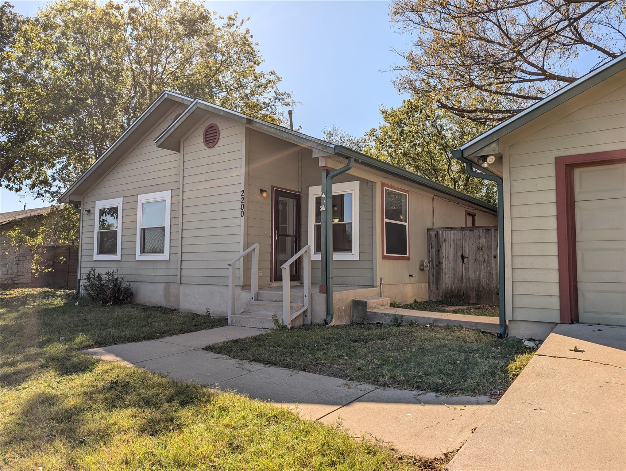 2200 Magnolia Dr, Round Rock, TX 78664