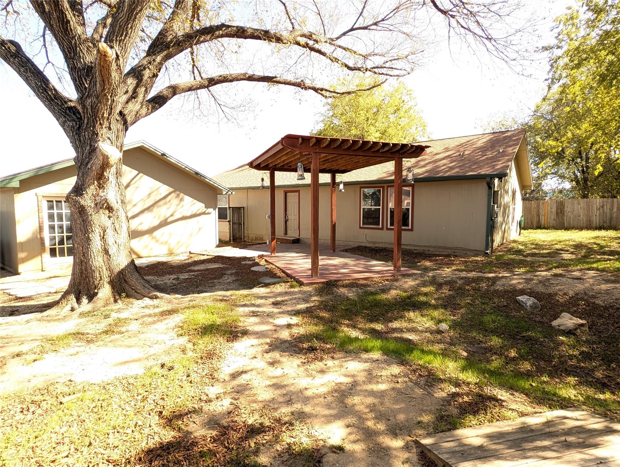 2200 Magnolia Dr, Round Rock, TX 78664