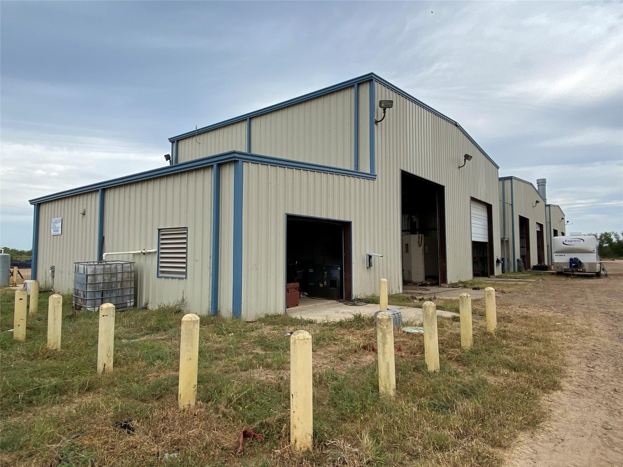 3547 Fm 236 Highway, Victoria, TX 77905