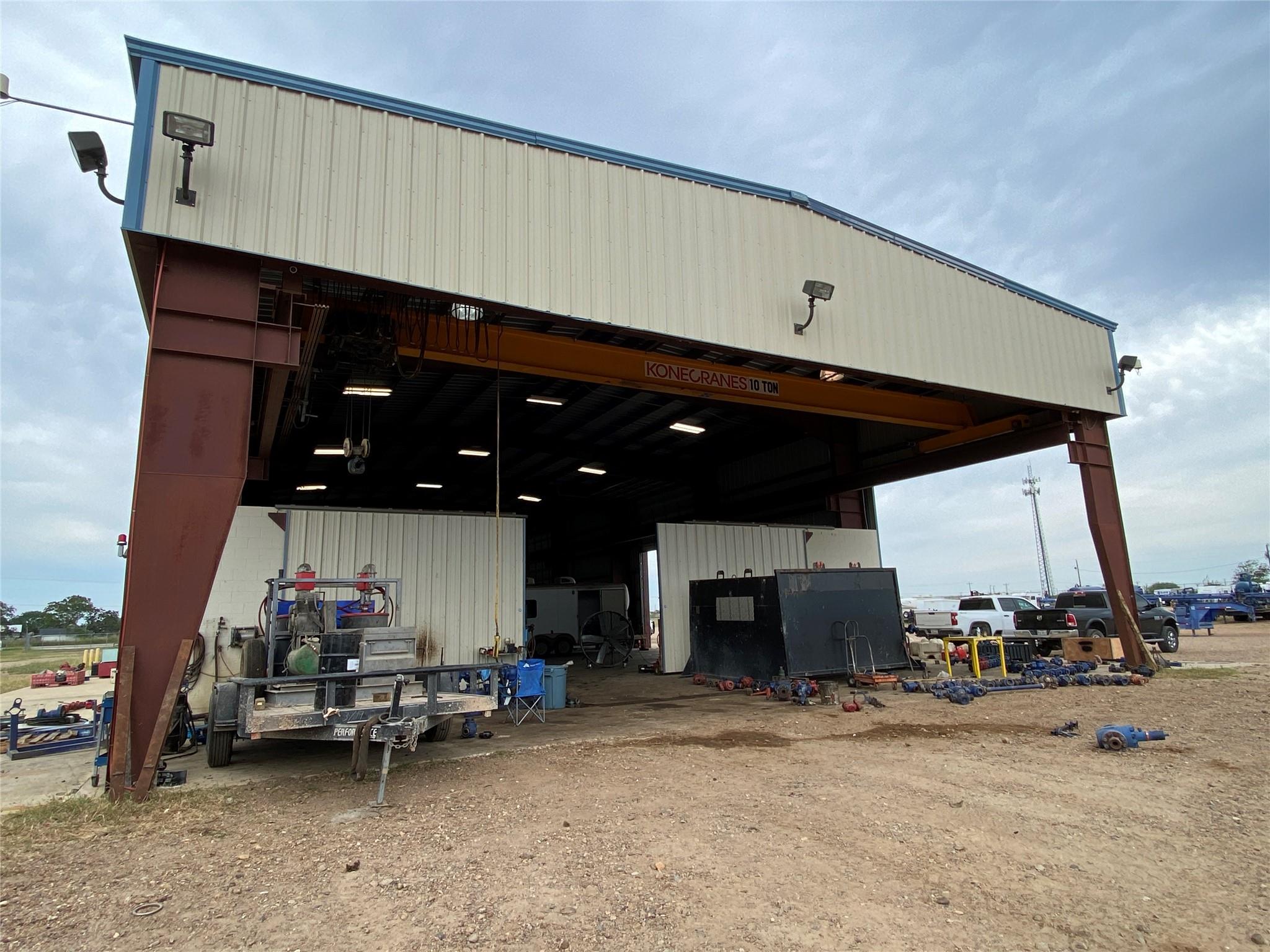 3547 Fm 236 Highway, Victoria, TX 77905