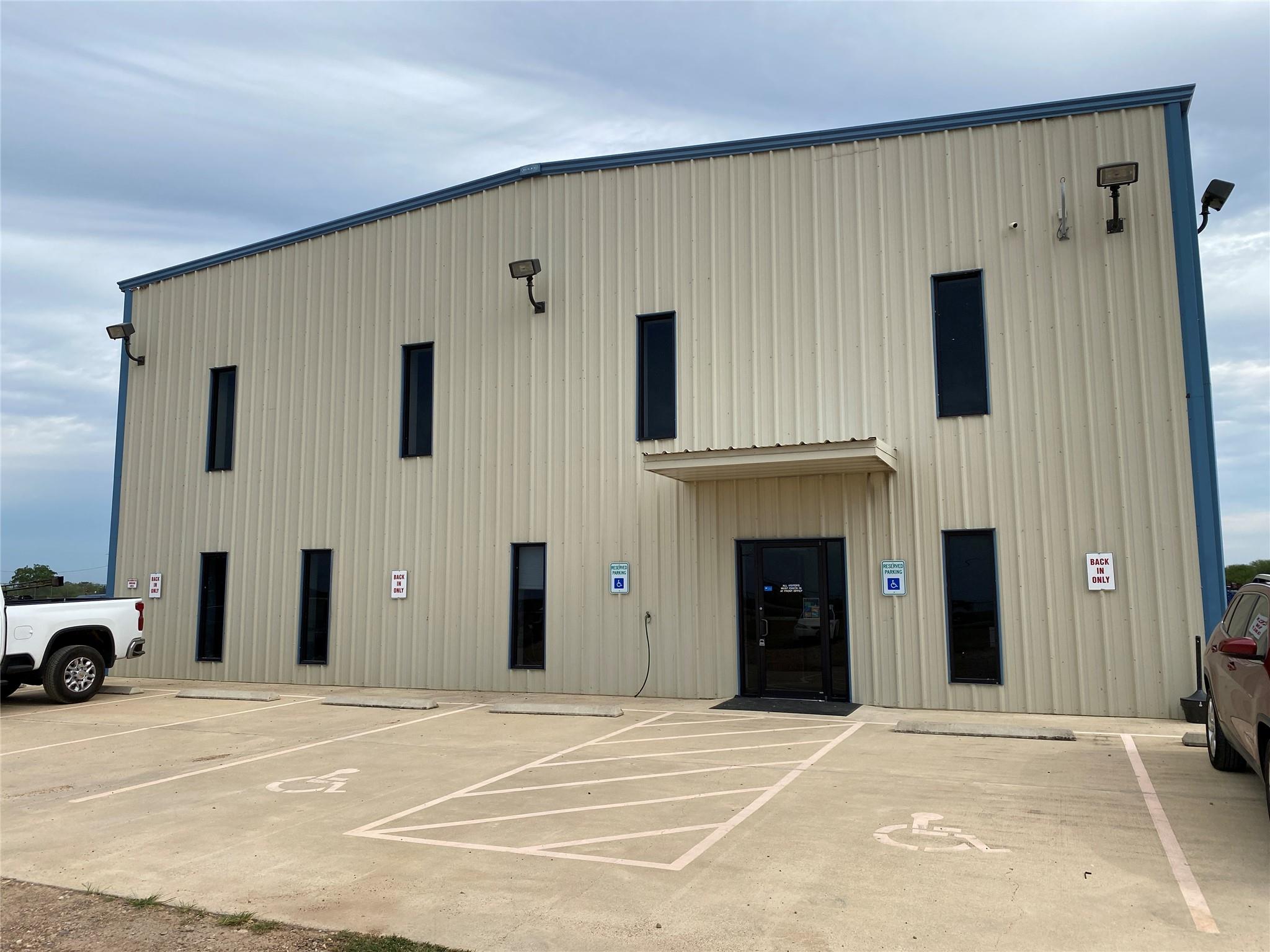 3547 Fm 236 Highway, Victoria, TX 77905