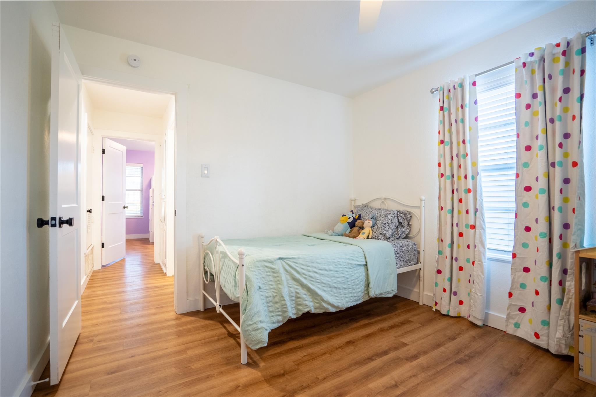 2102 KENT St, Taylor, TX 76574