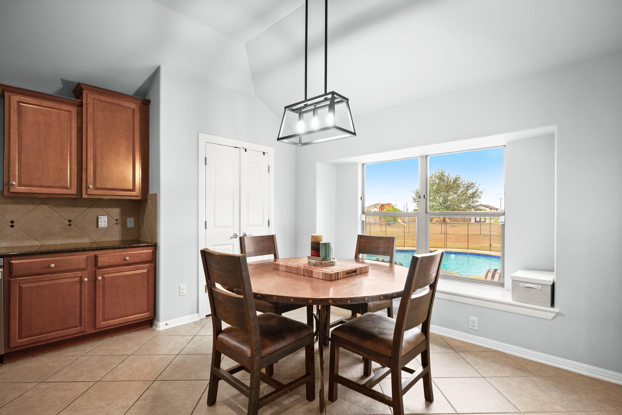 201 N Rawhide Trl, Liberty Hill, TX 78642