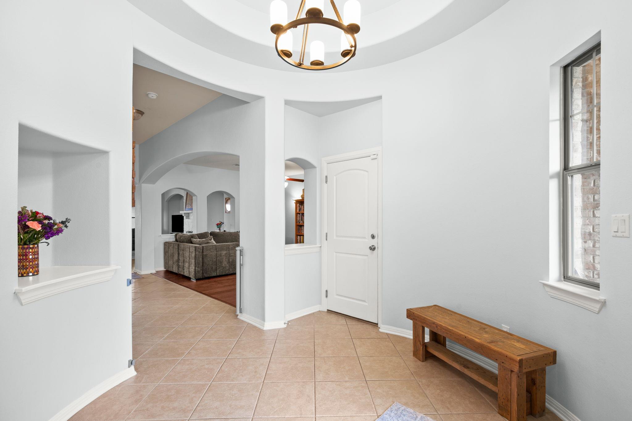 201 N Rawhide Trl, Liberty Hill, TX 78642