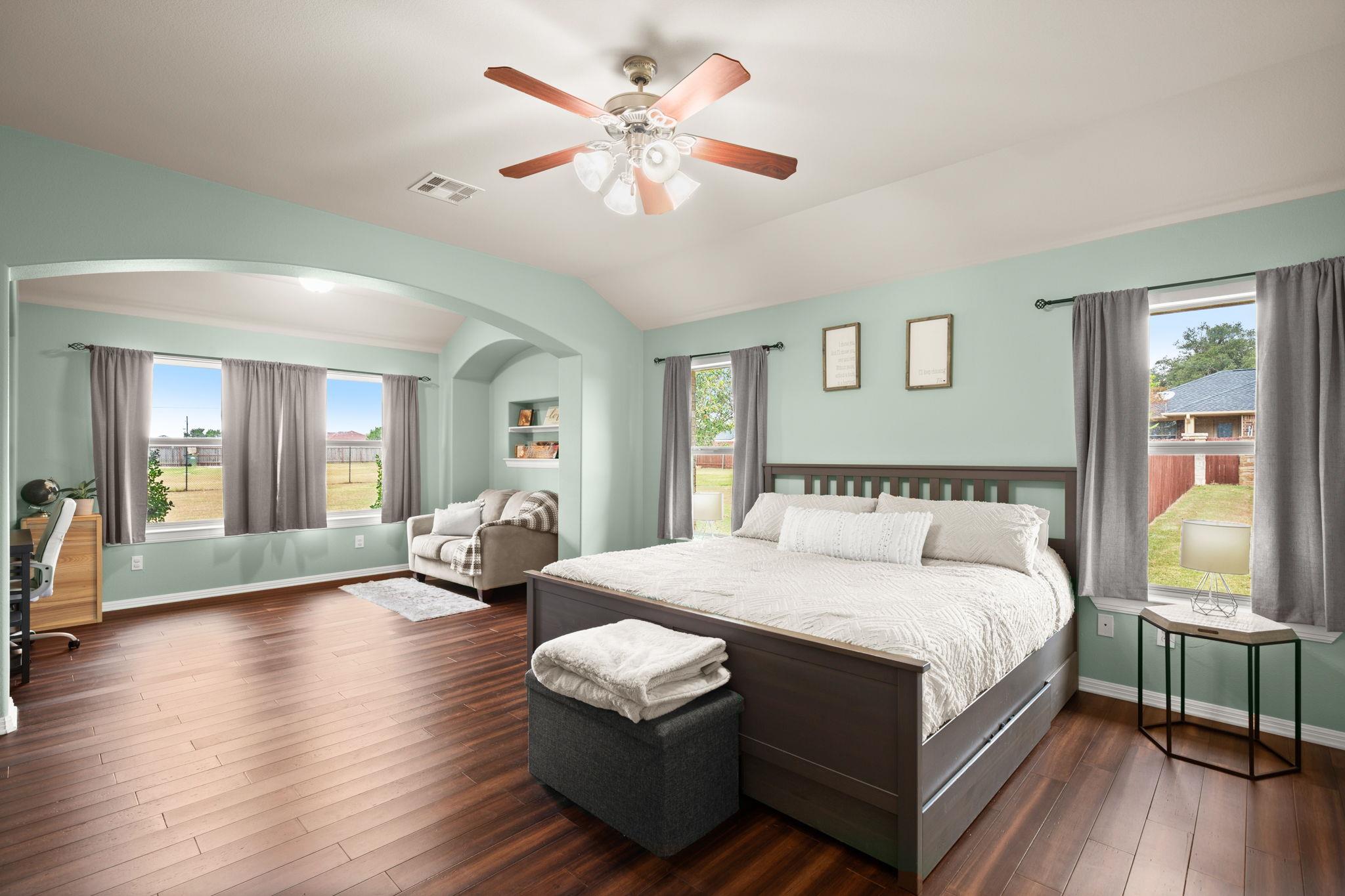 201 N Rawhide Trl, Liberty Hill, TX 78642