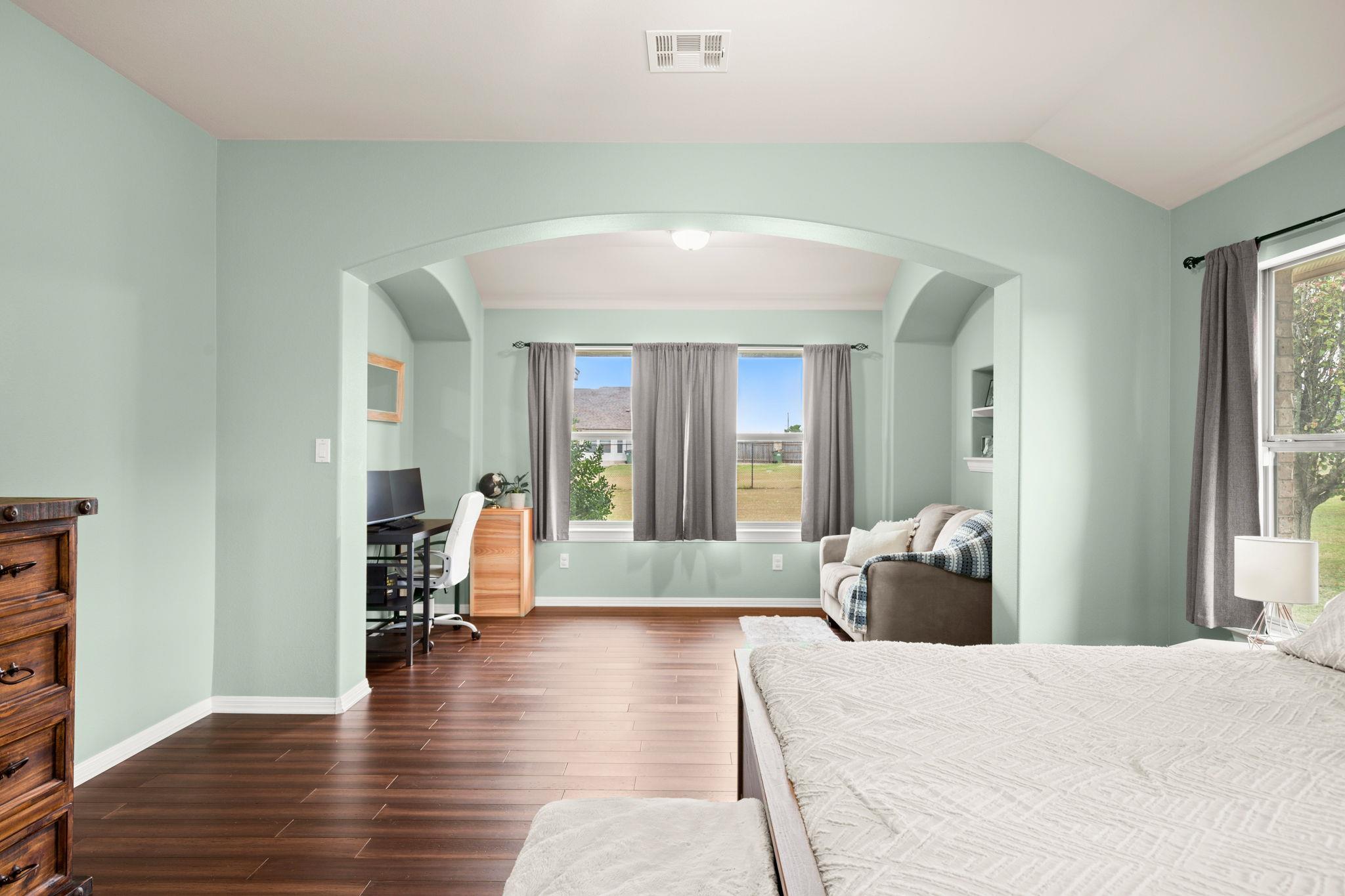 201 N Rawhide Trl, Liberty Hill, TX 78642