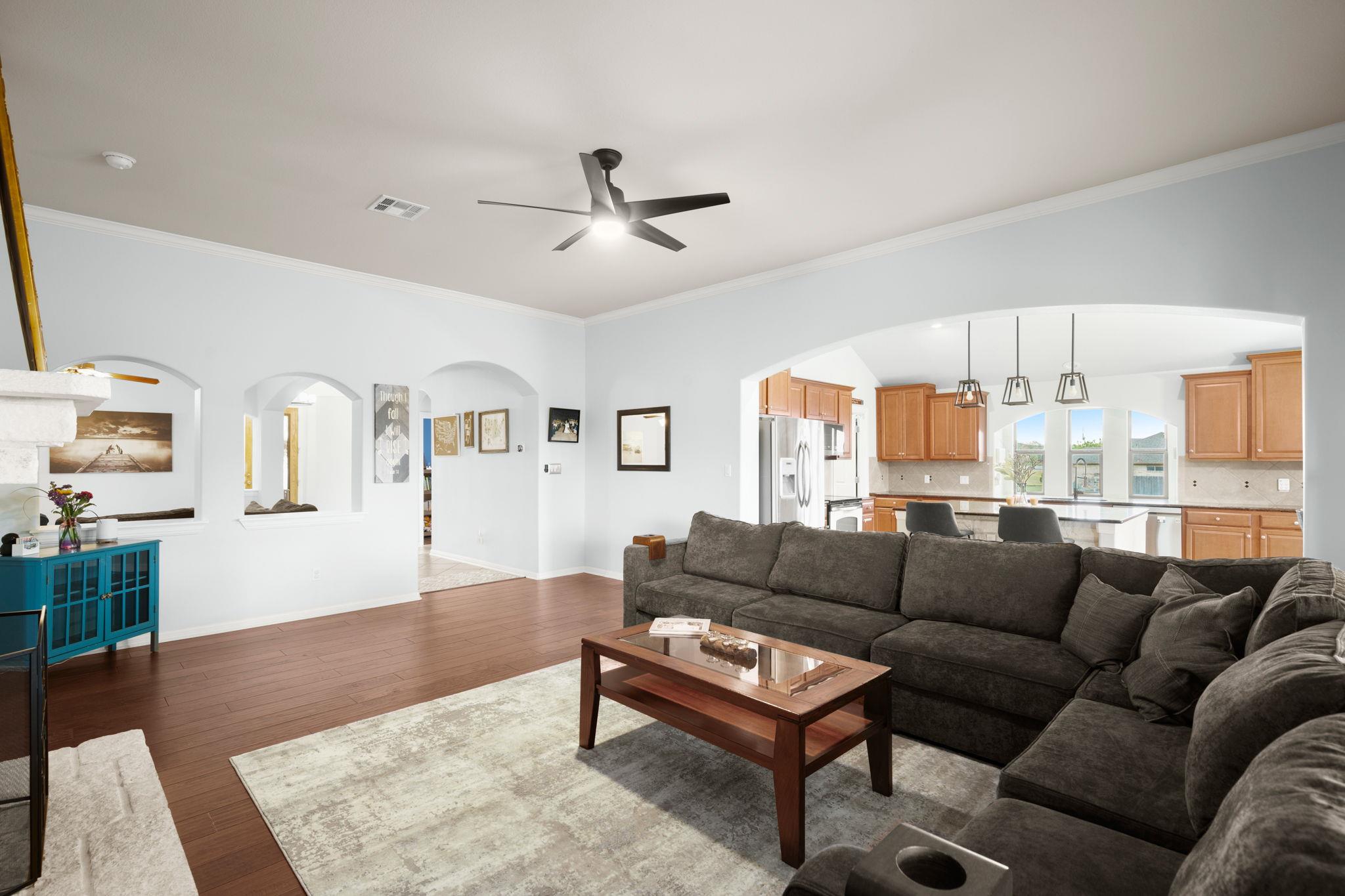 201 N Rawhide Trl, Liberty Hill, TX 78642