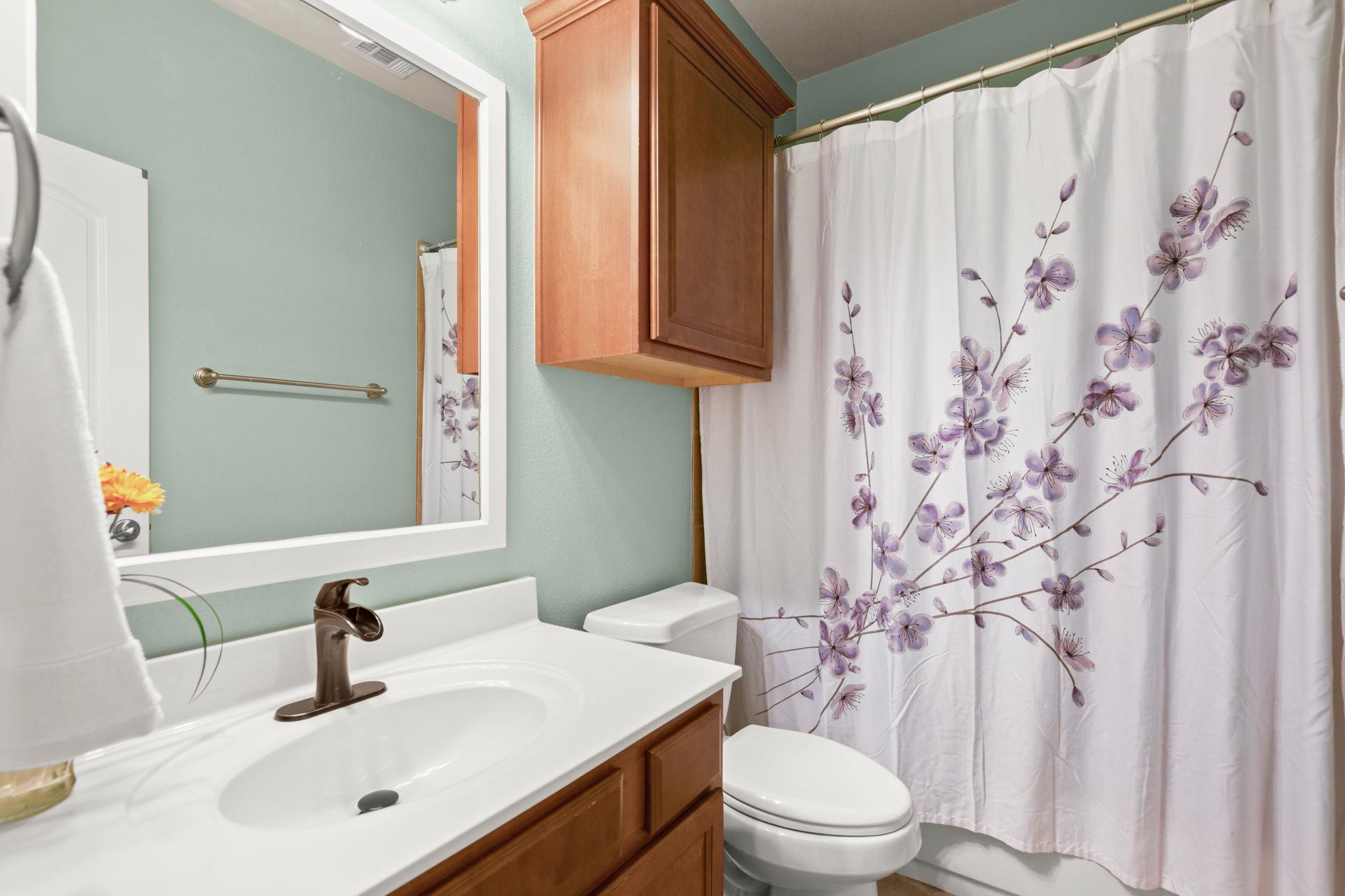 201 N Rawhide Trl, Liberty Hill, TX 78642