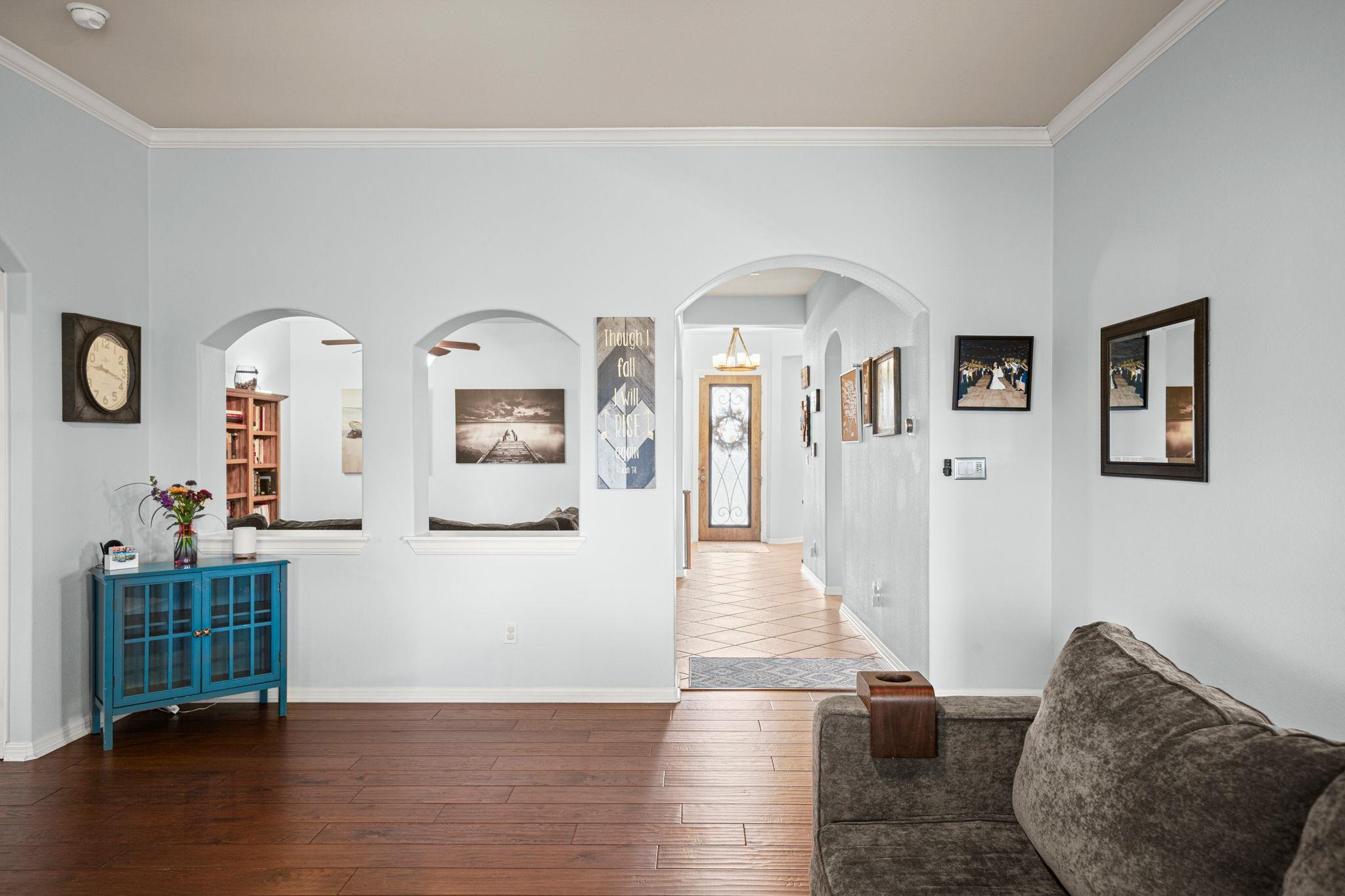 201 N Rawhide Trl, Liberty Hill, TX 78642