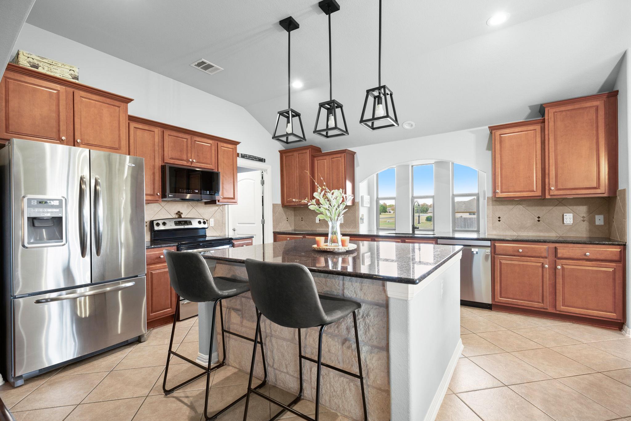 201 N Rawhide Trl, Liberty Hill, TX 78642