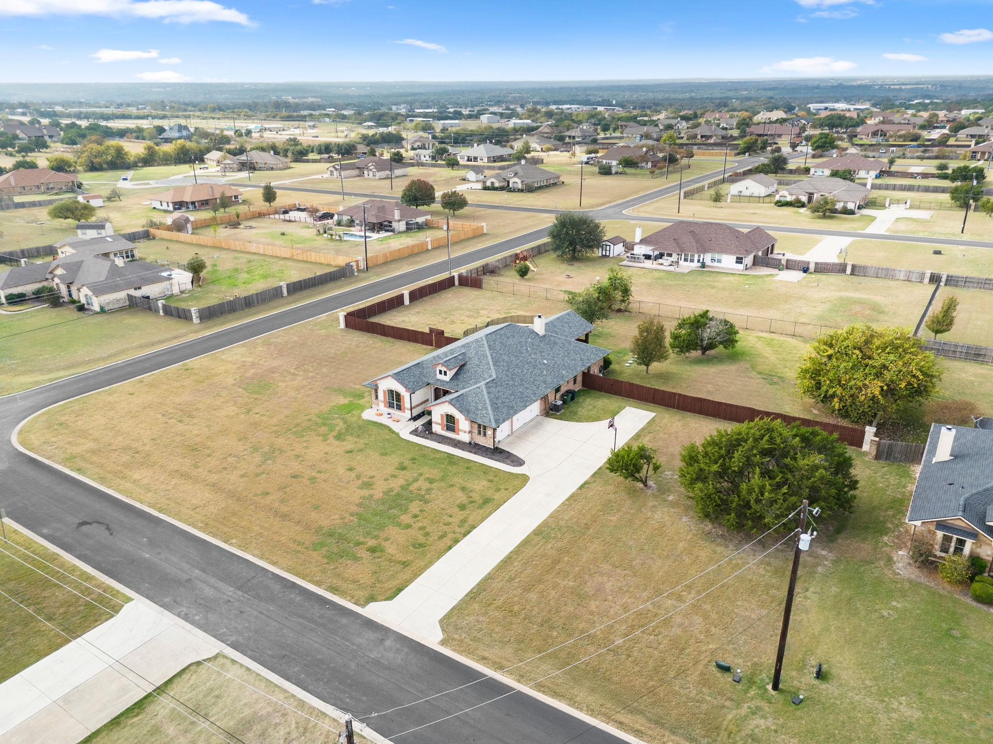 201 N Rawhide Trl, Liberty Hill, TX 78642