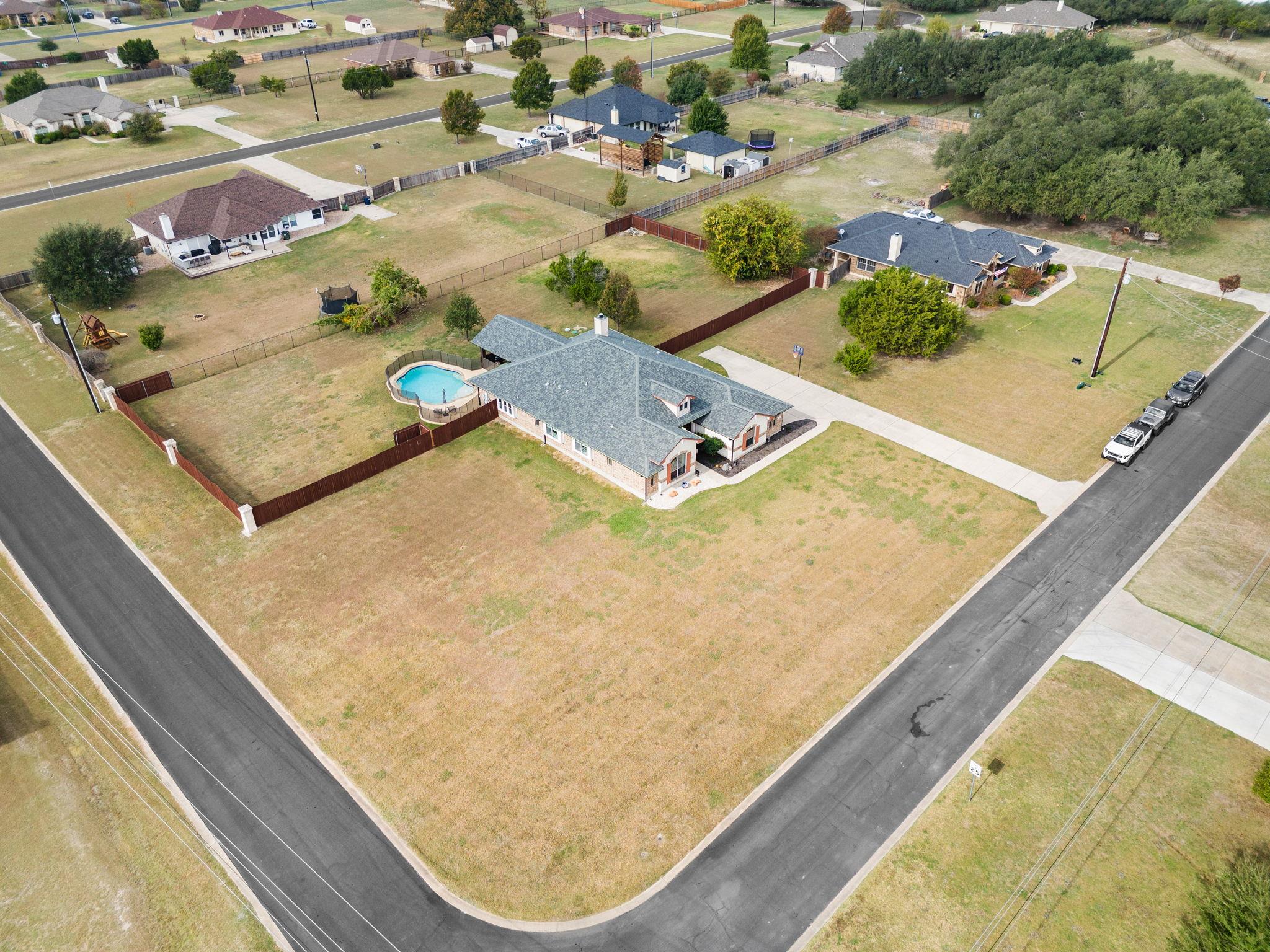201 N Rawhide Trl, Liberty Hill, TX 78642