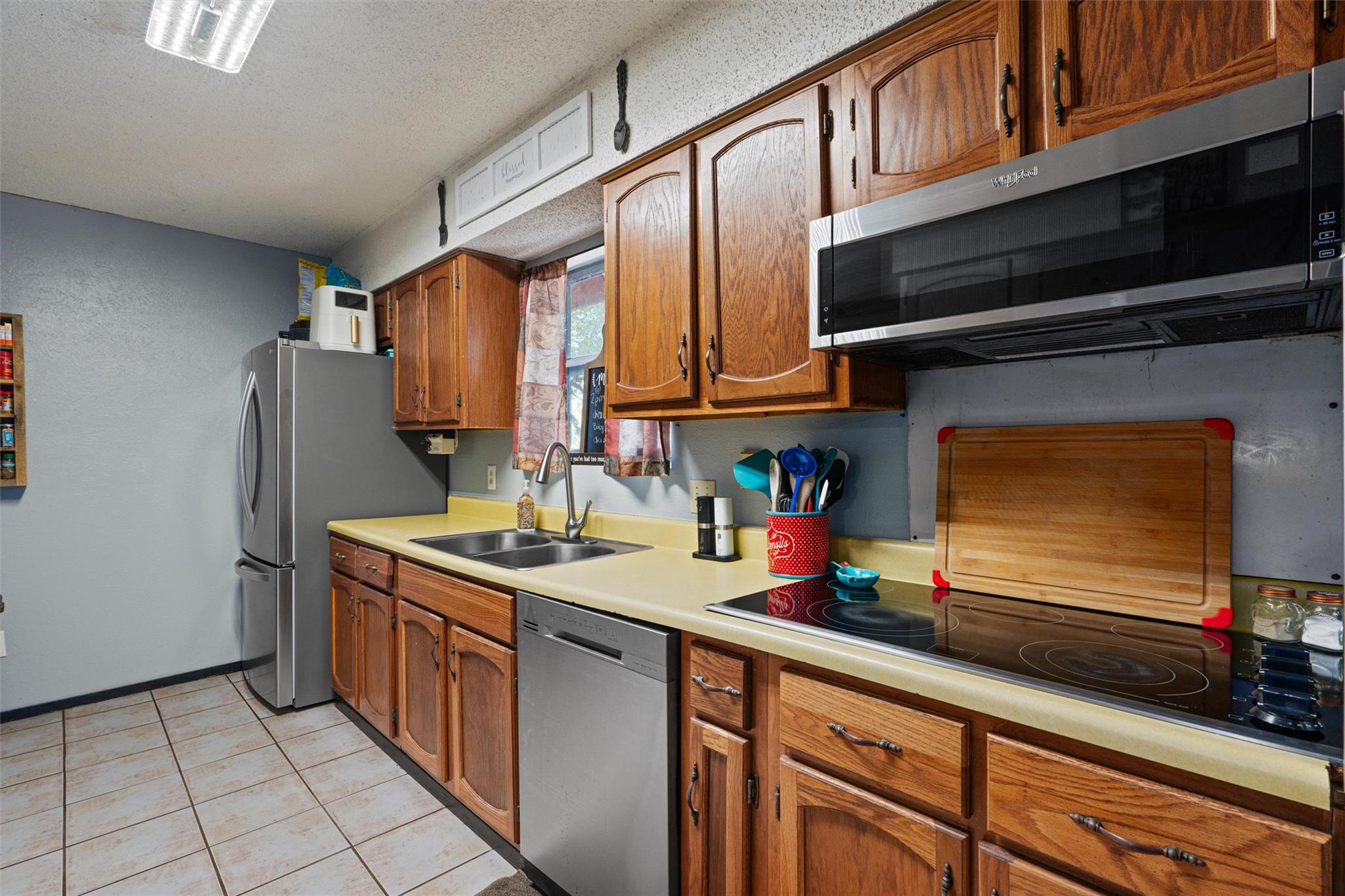 106 Frederick Ln, Thorndale, TX 76577