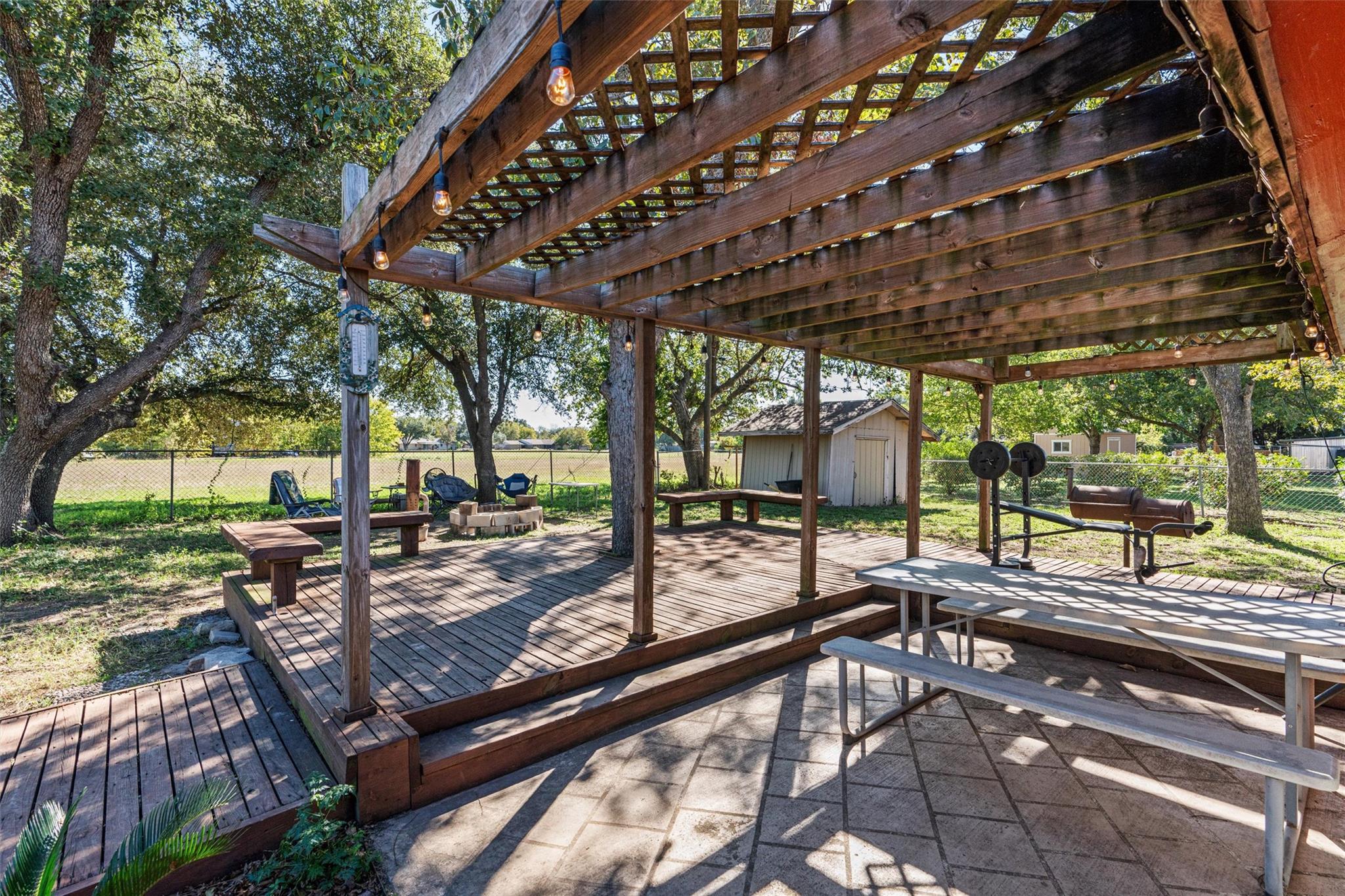 106 Frederick Ln, Thorndale, TX 76577