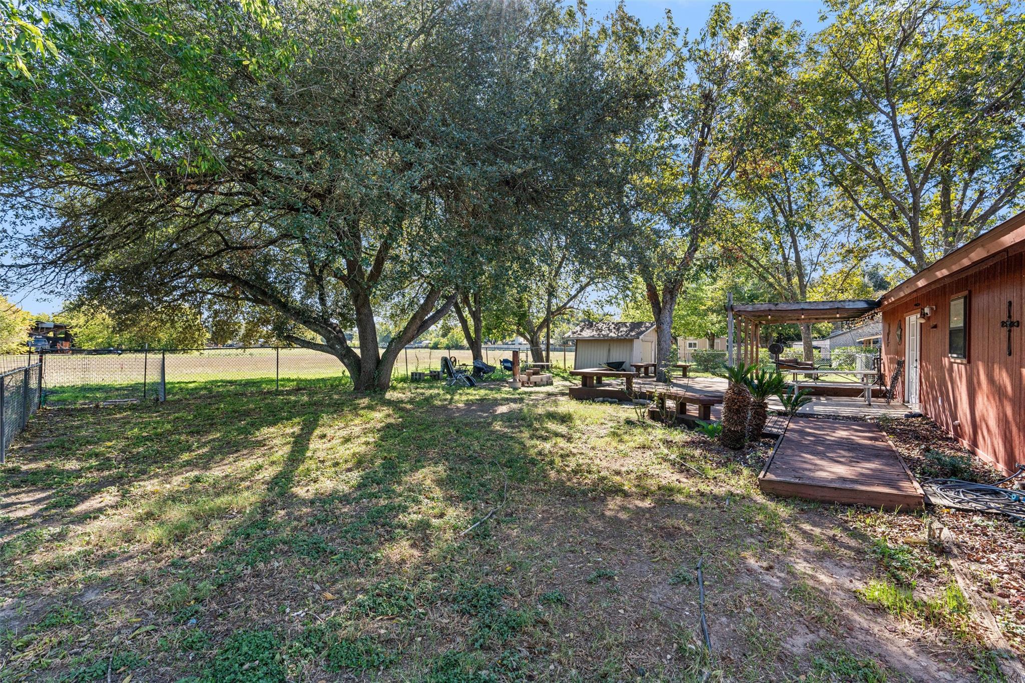 106 Frederick Ln, Thorndale, TX 76577