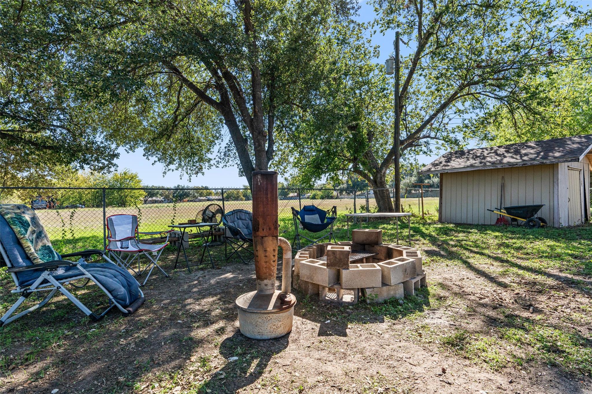 106 Frederick Ln, Thorndale, TX 76577