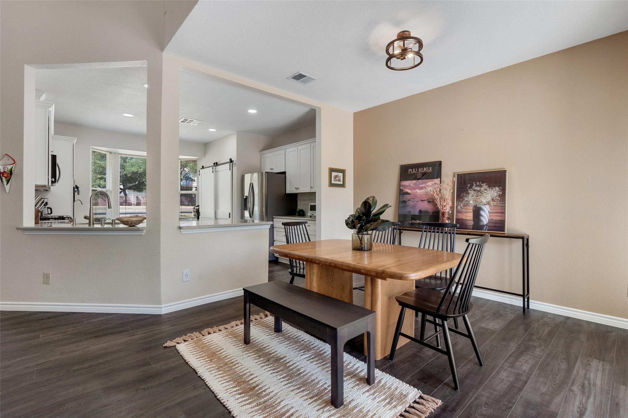 12049 Lincolnshire Dr, Austin, TX 78758