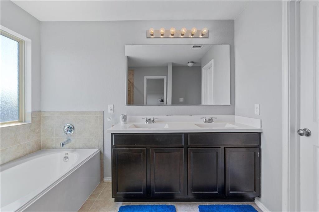 1104 Hillrose Dr, Leander, TX 78641