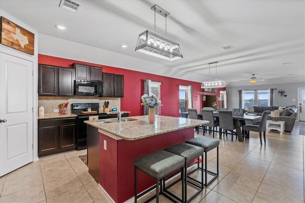 1104 Hillrose Dr, Leander, TX 78641